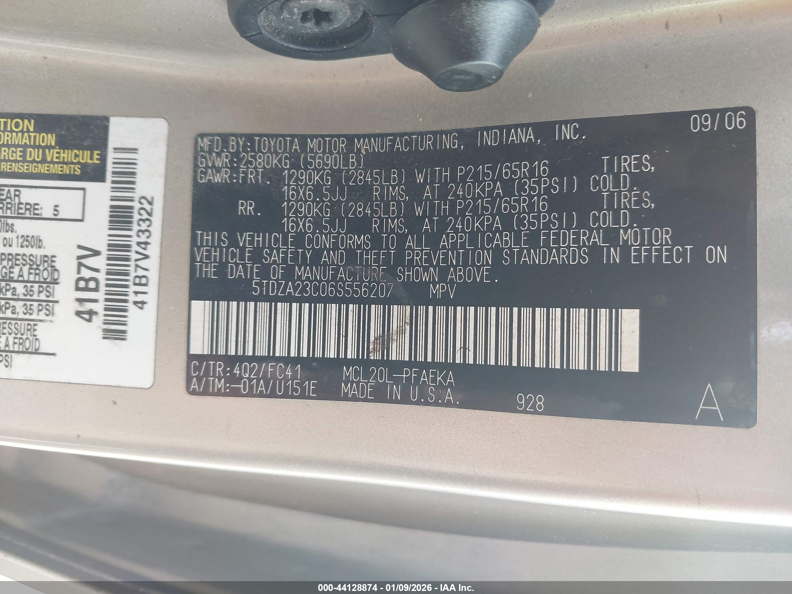 TOYOTA SIENNA image 9