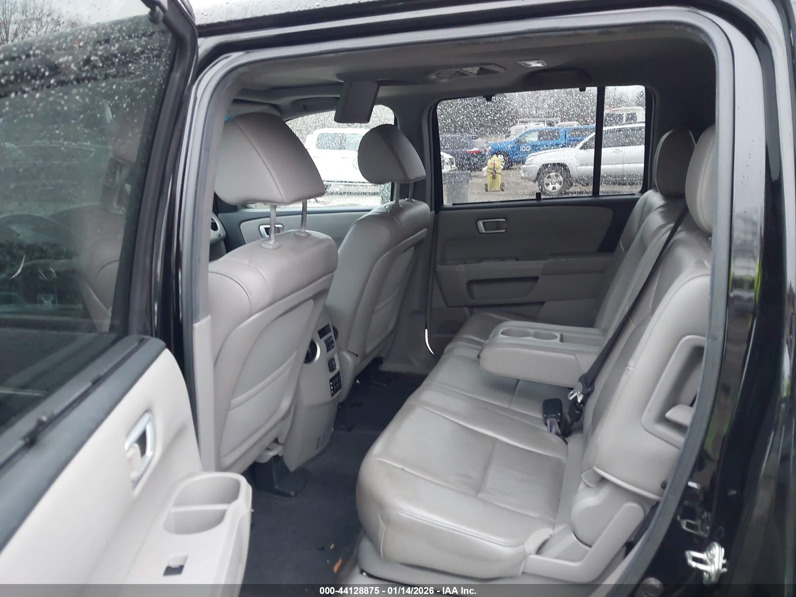 HONDA PILOT image 8