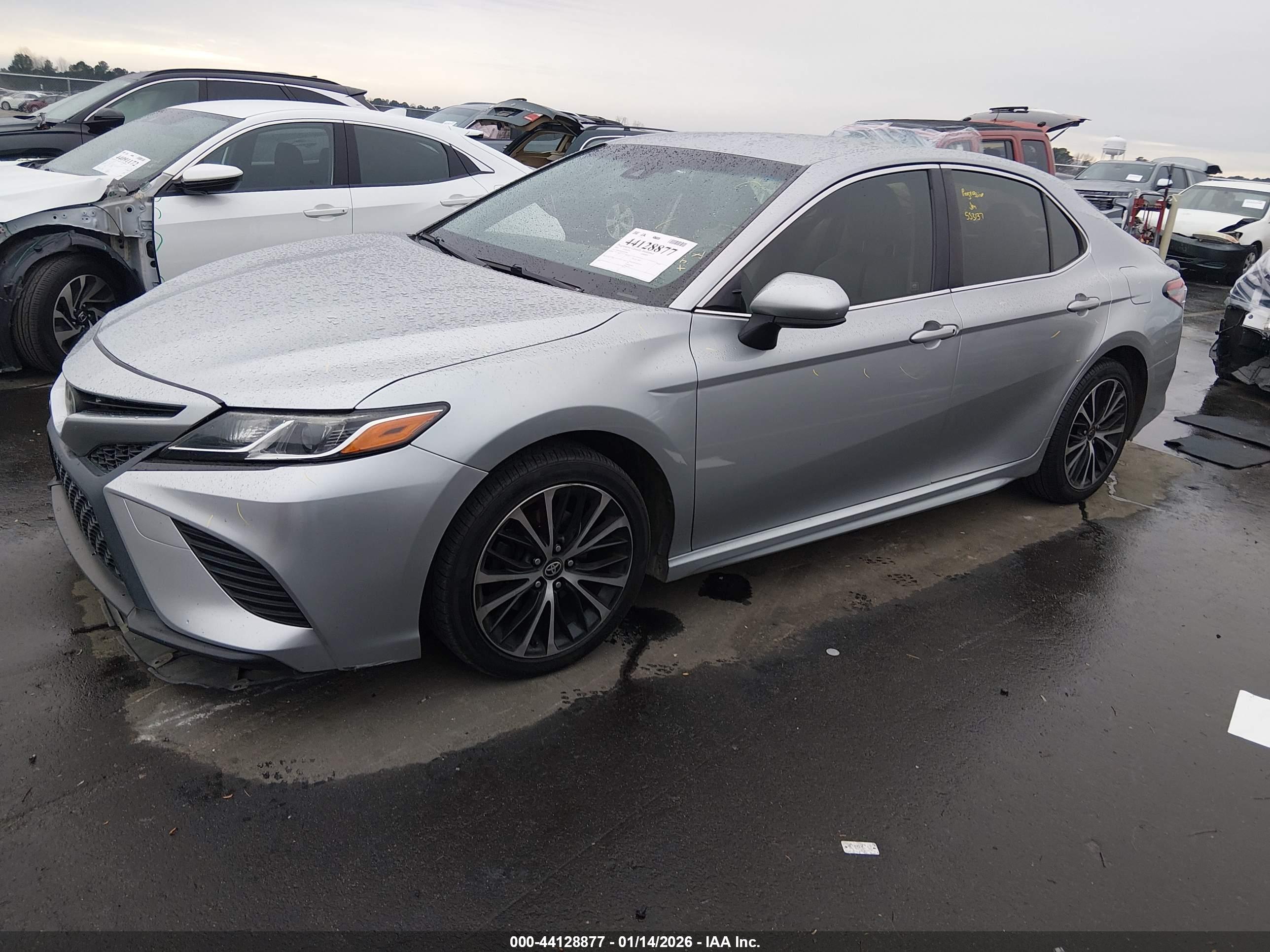 TOYOTA CAMRY image 2
