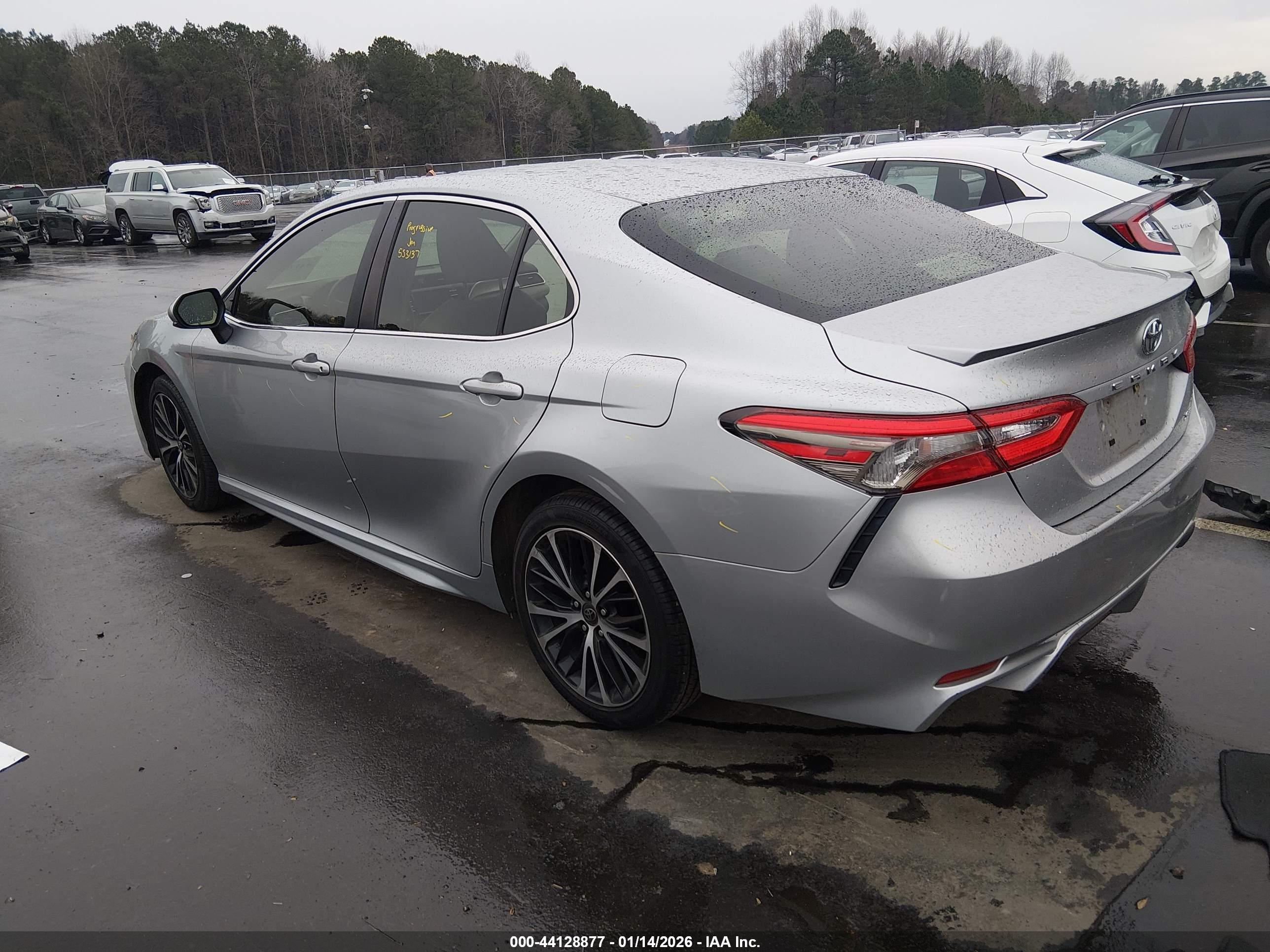TOYOTA CAMRY image 3