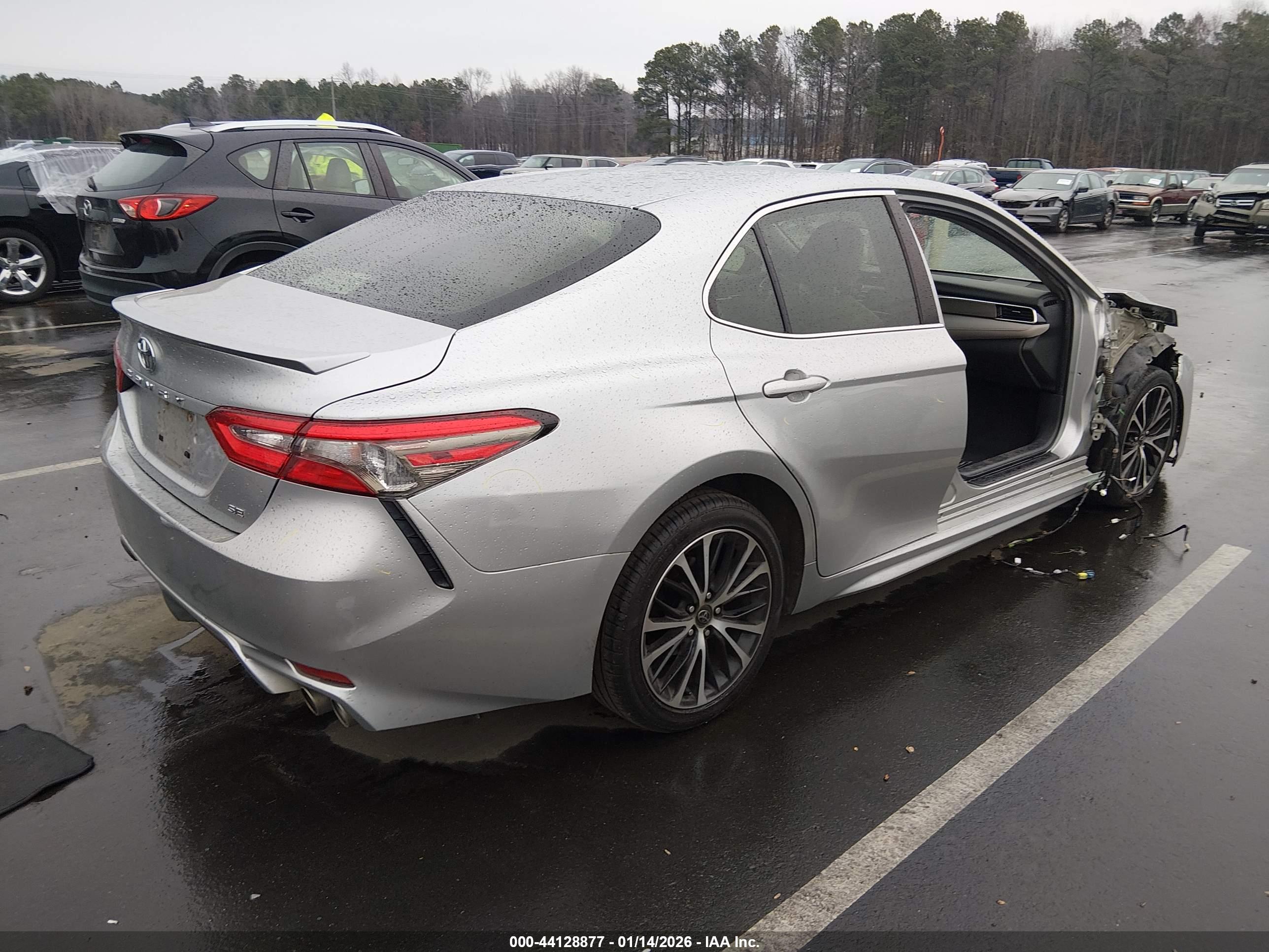 TOYOTA CAMRY image 4