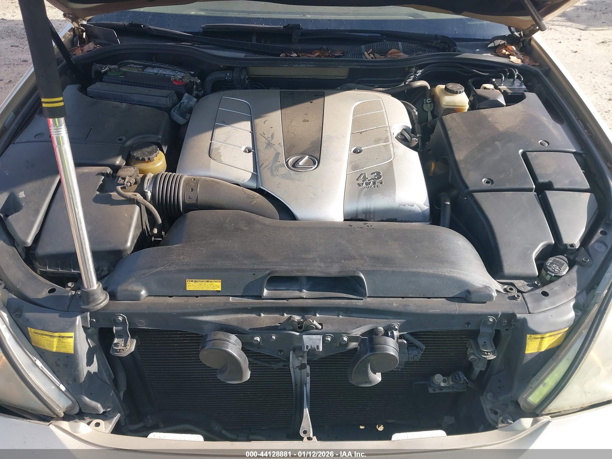 LEXUS LS image 10
