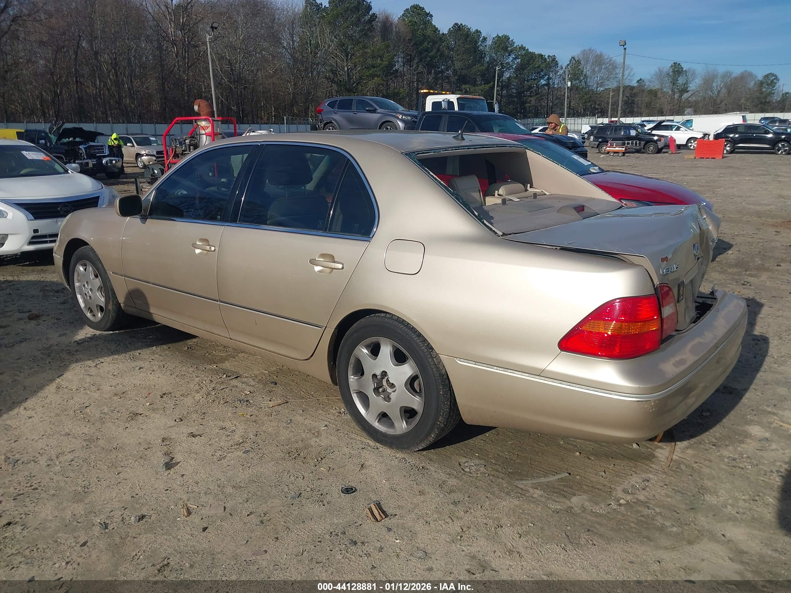 LEXUS LS image 3