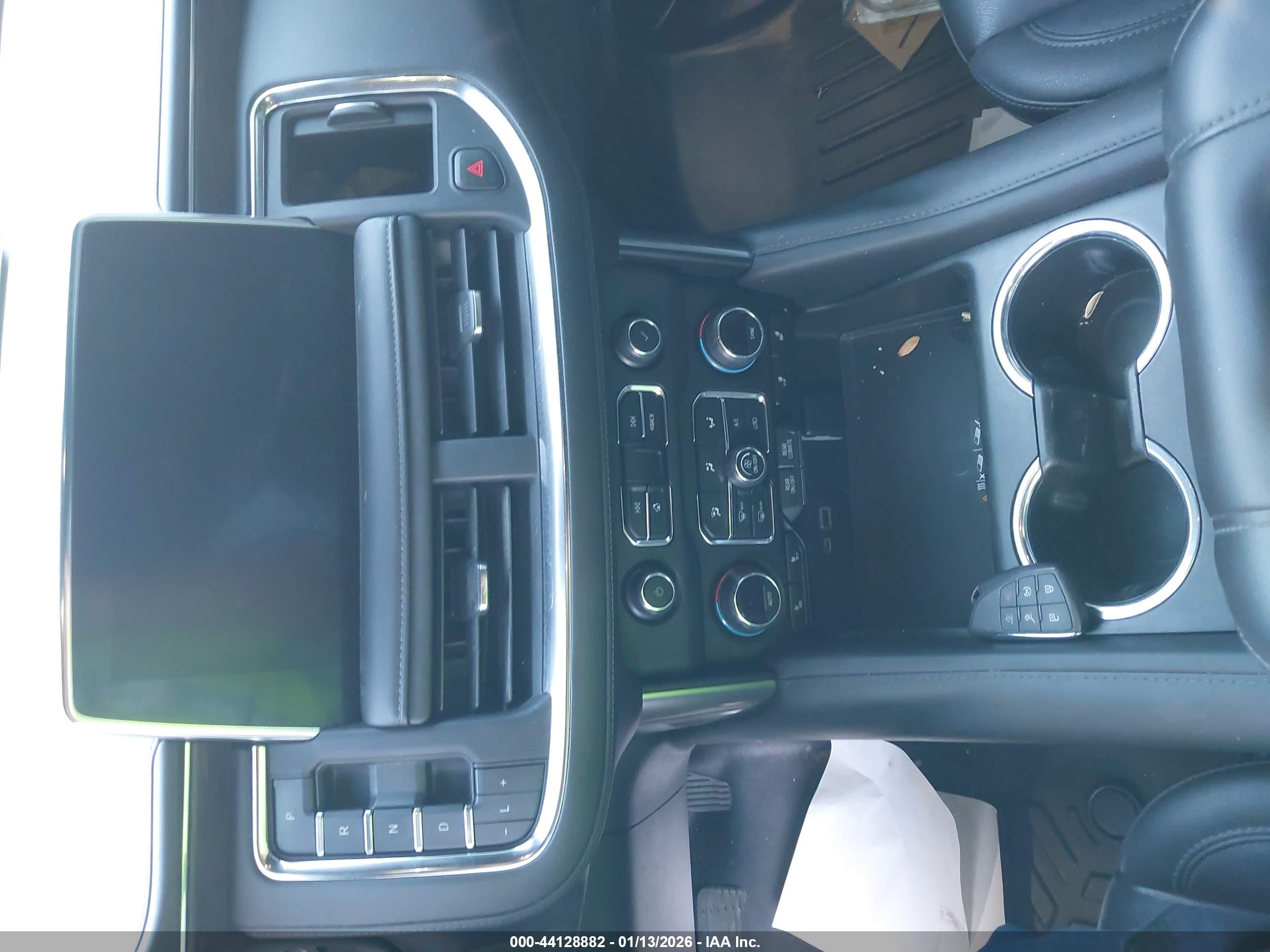 CHEVROLET TAHOE image 11