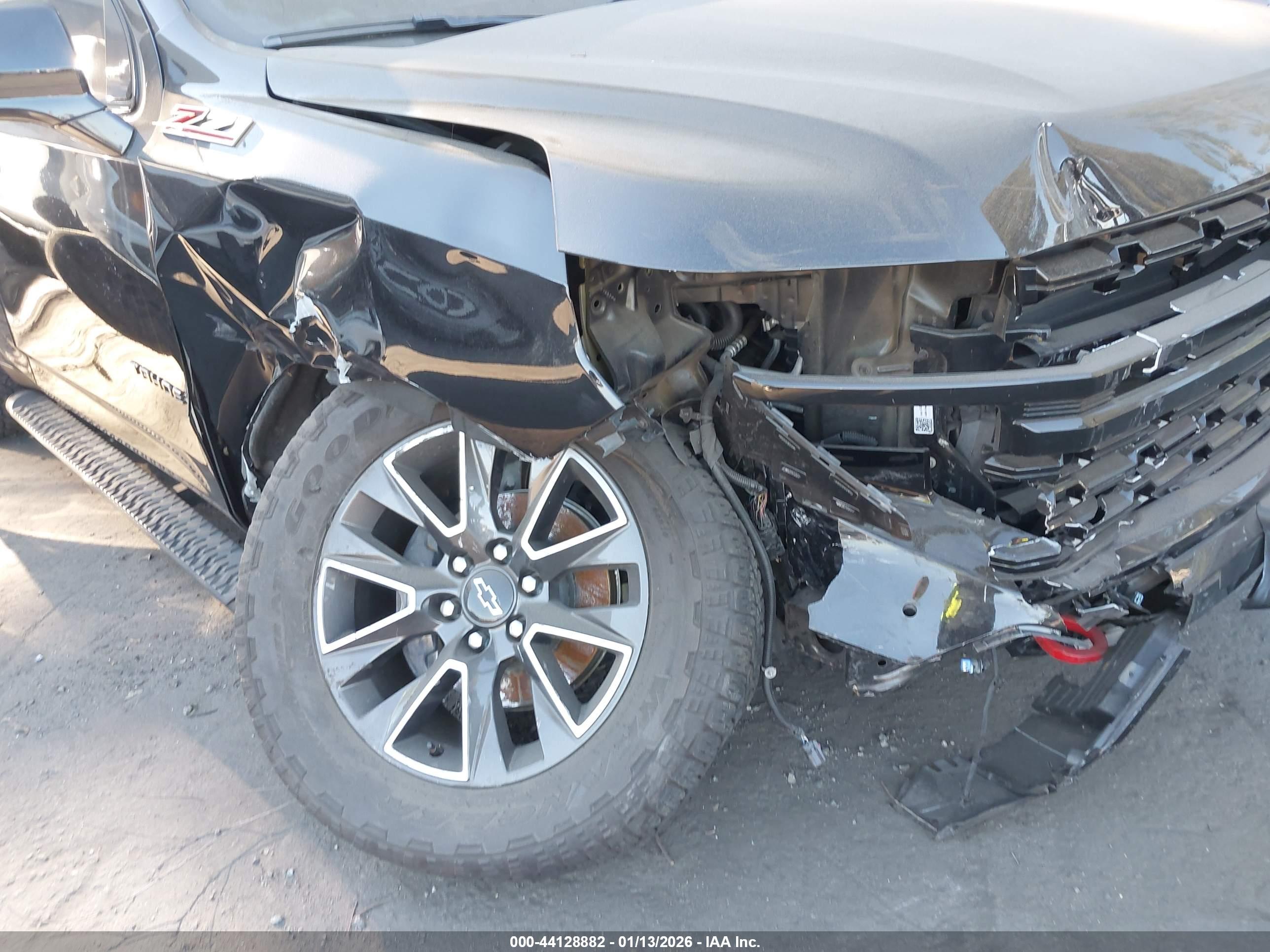 CHEVROLET TAHOE image 6