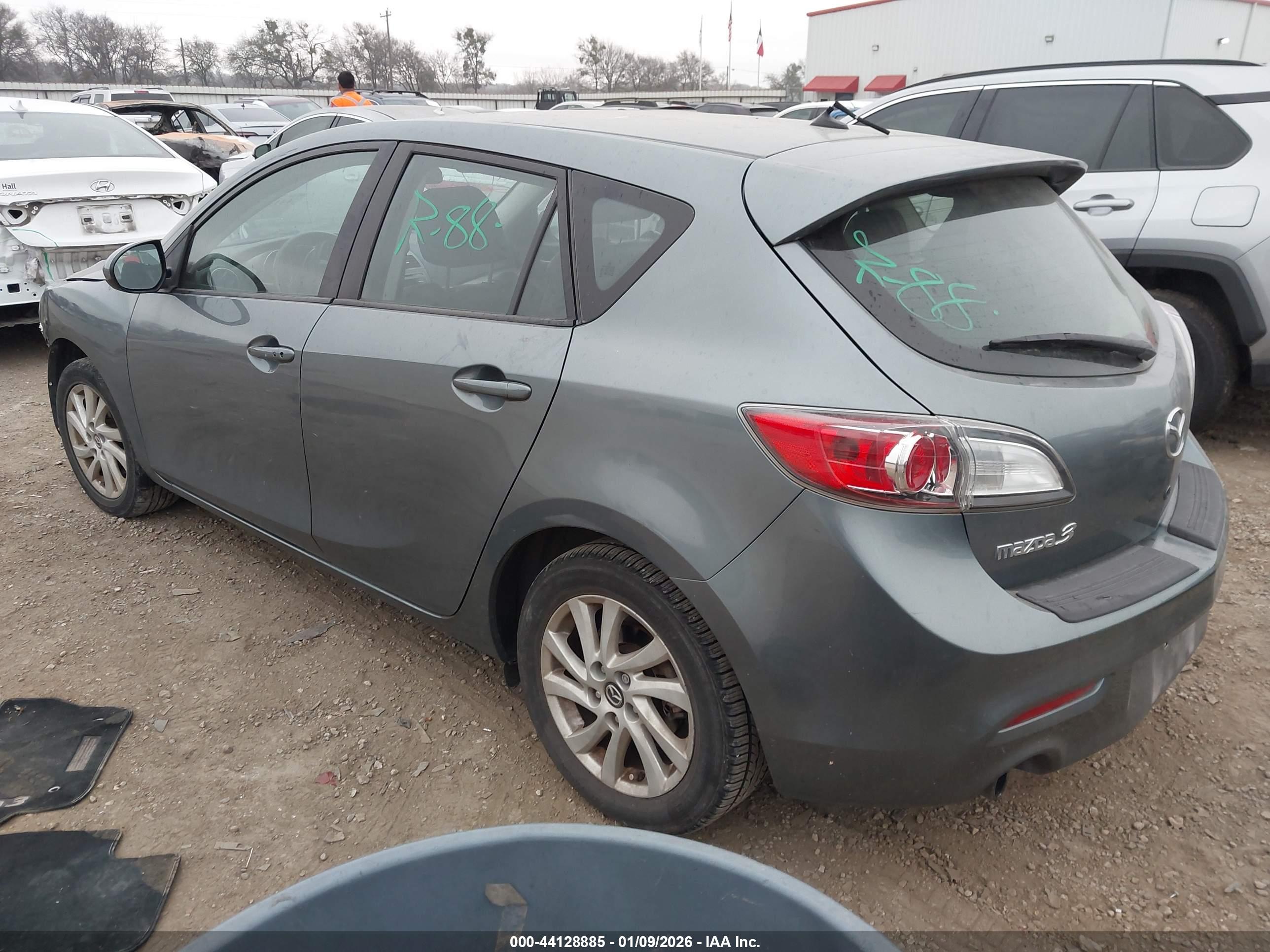 MAZDA MAZDA3 image 3