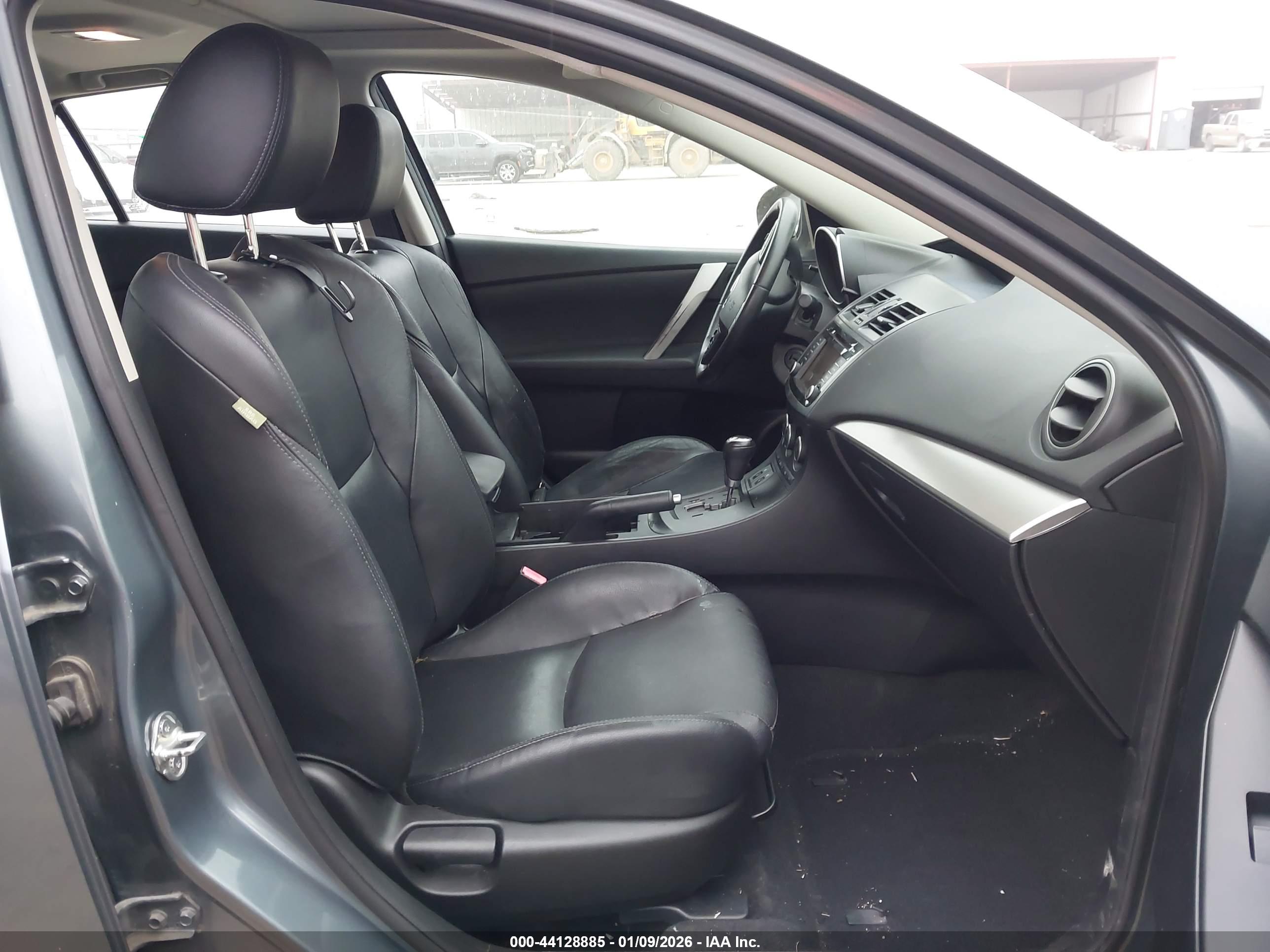 MAZDA MAZDA3 image 5