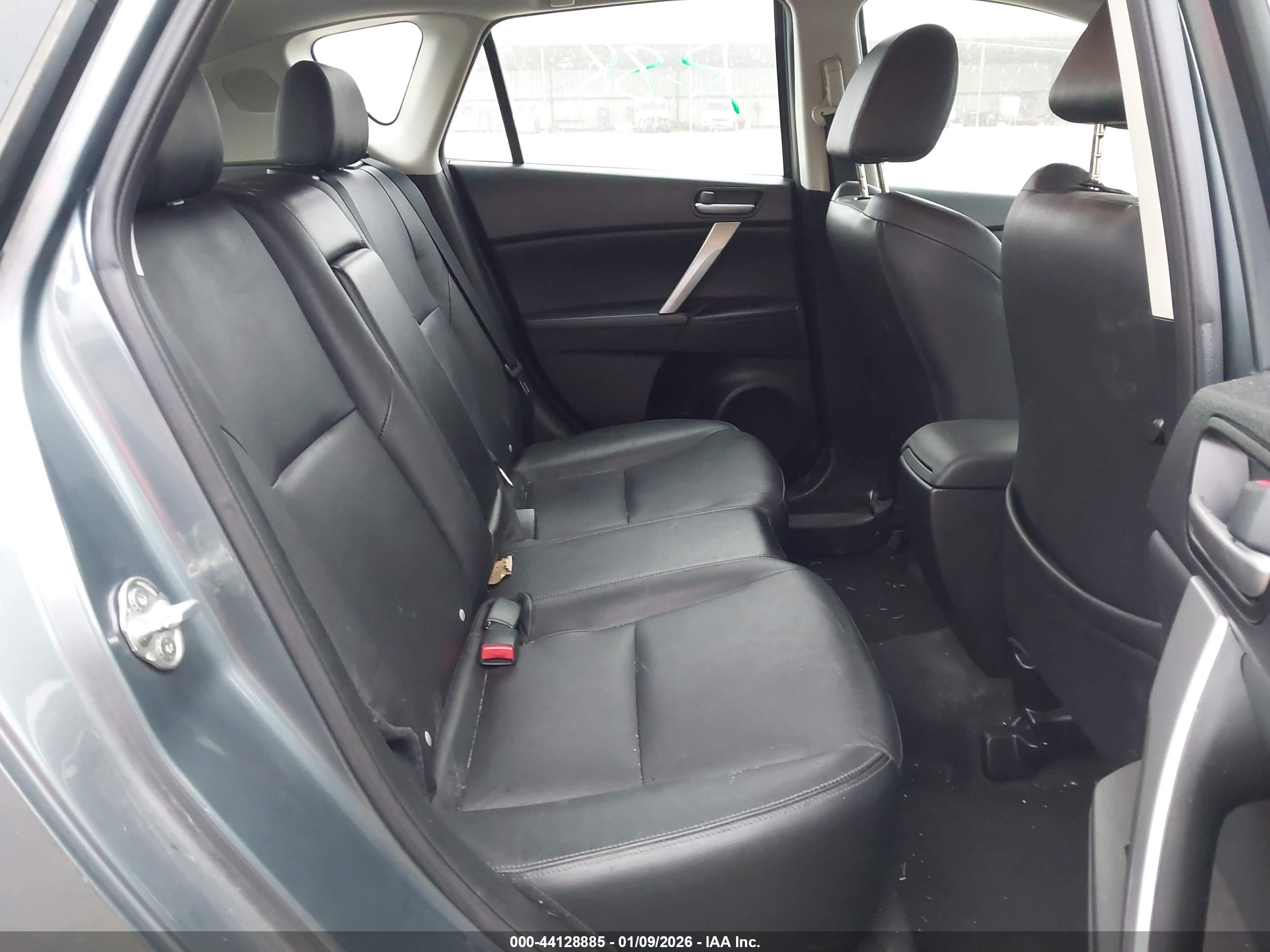 MAZDA MAZDA3 image 8