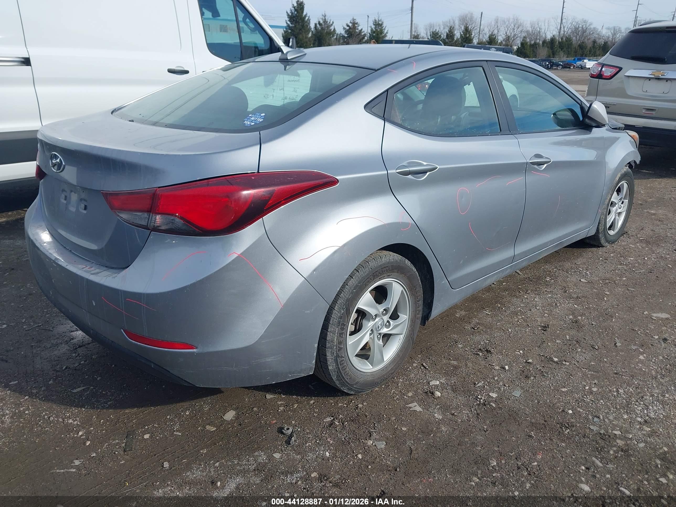 HYUNDAI ELANTRA image 4