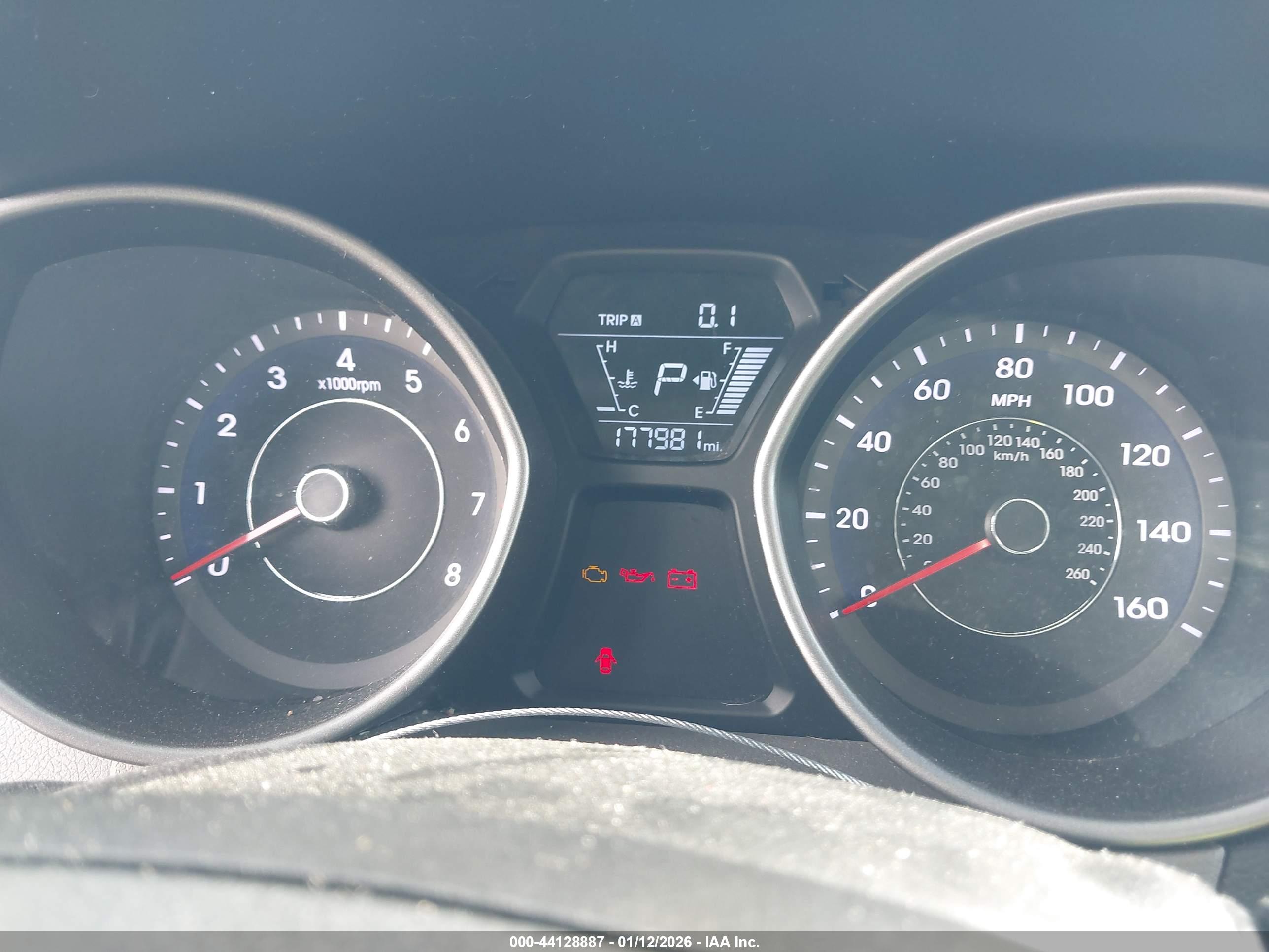 HYUNDAI ELANTRA image 7