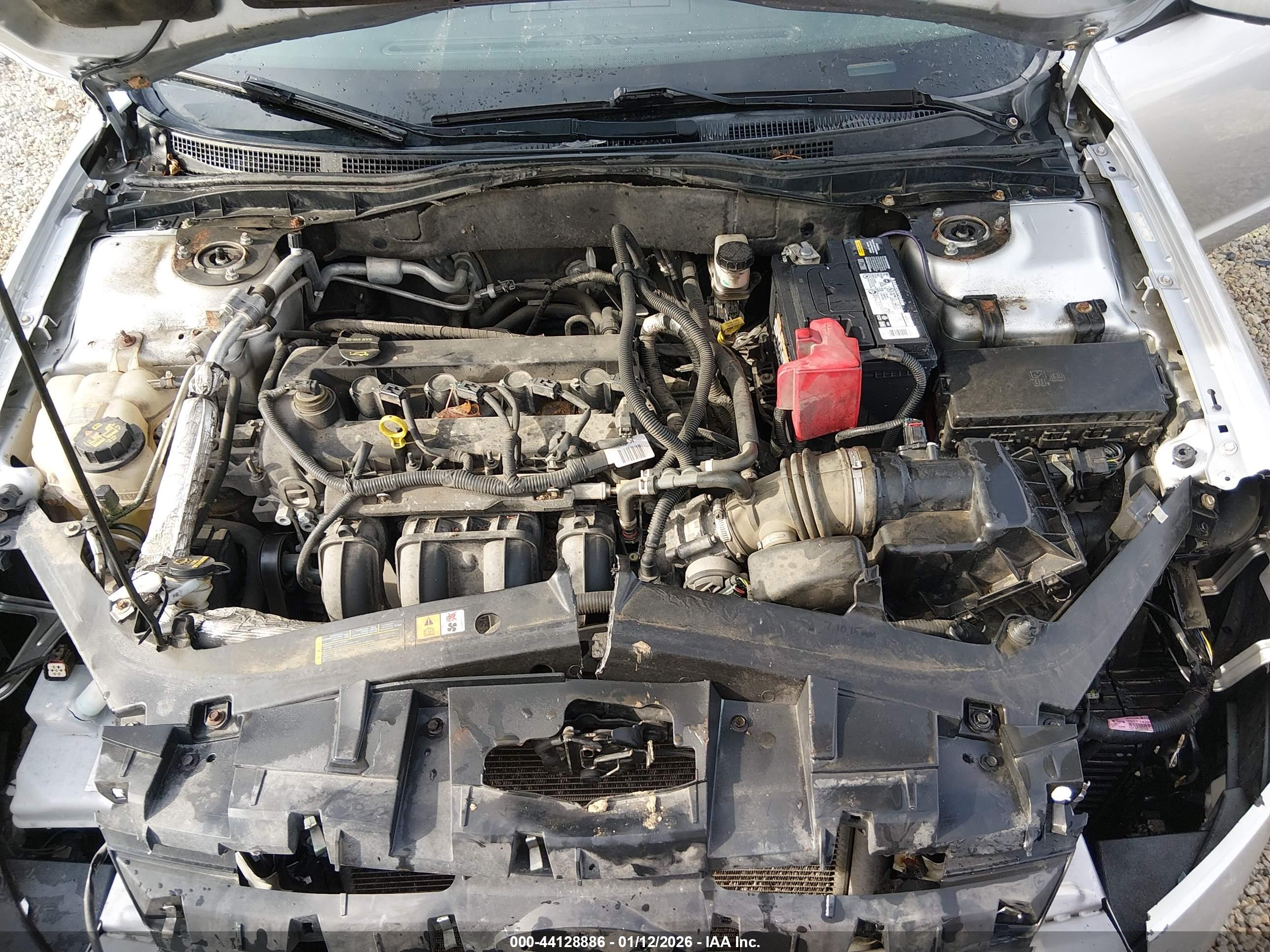 FORD FUSION image 10
