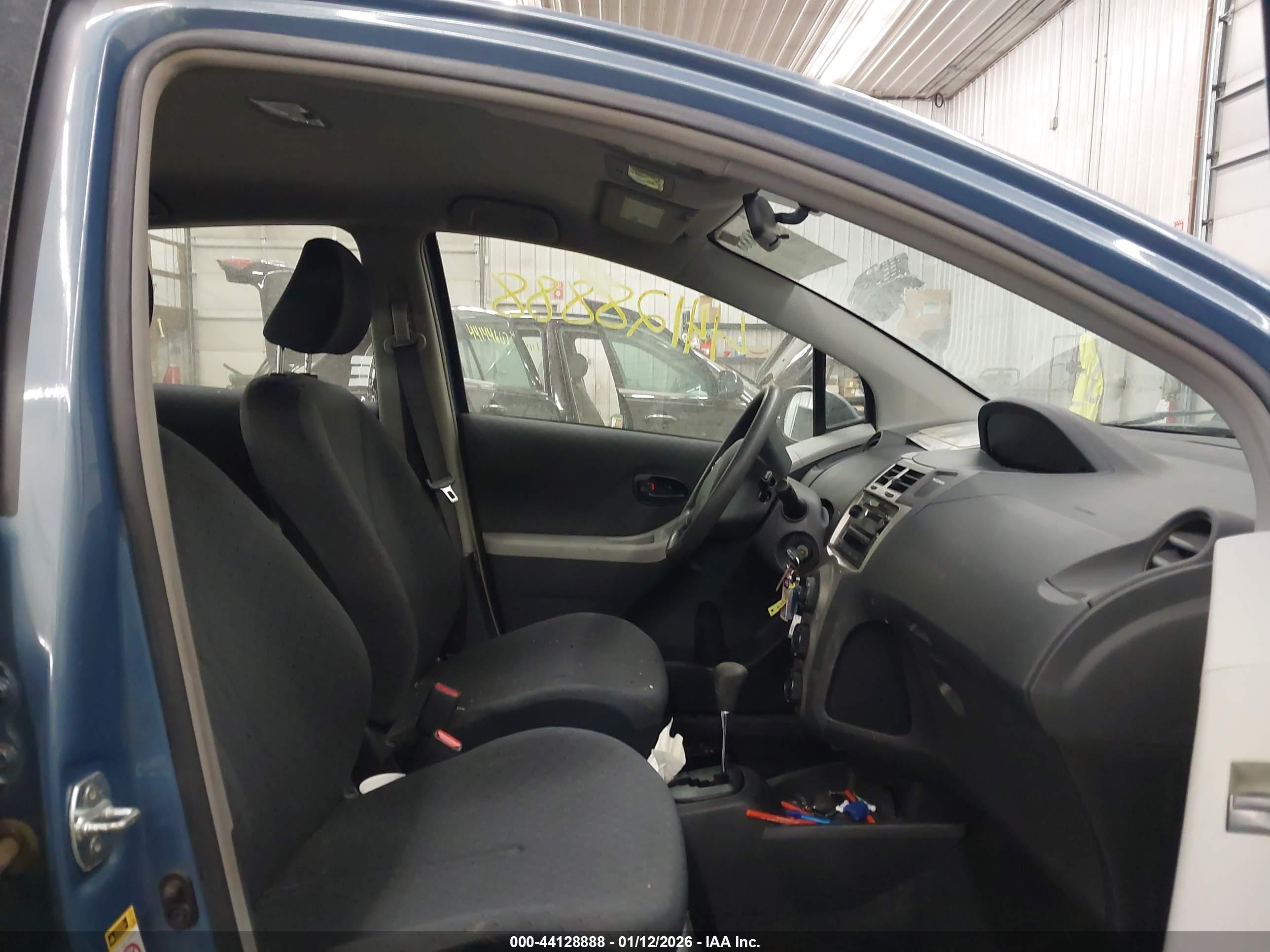TOYOTA YARIS image 5