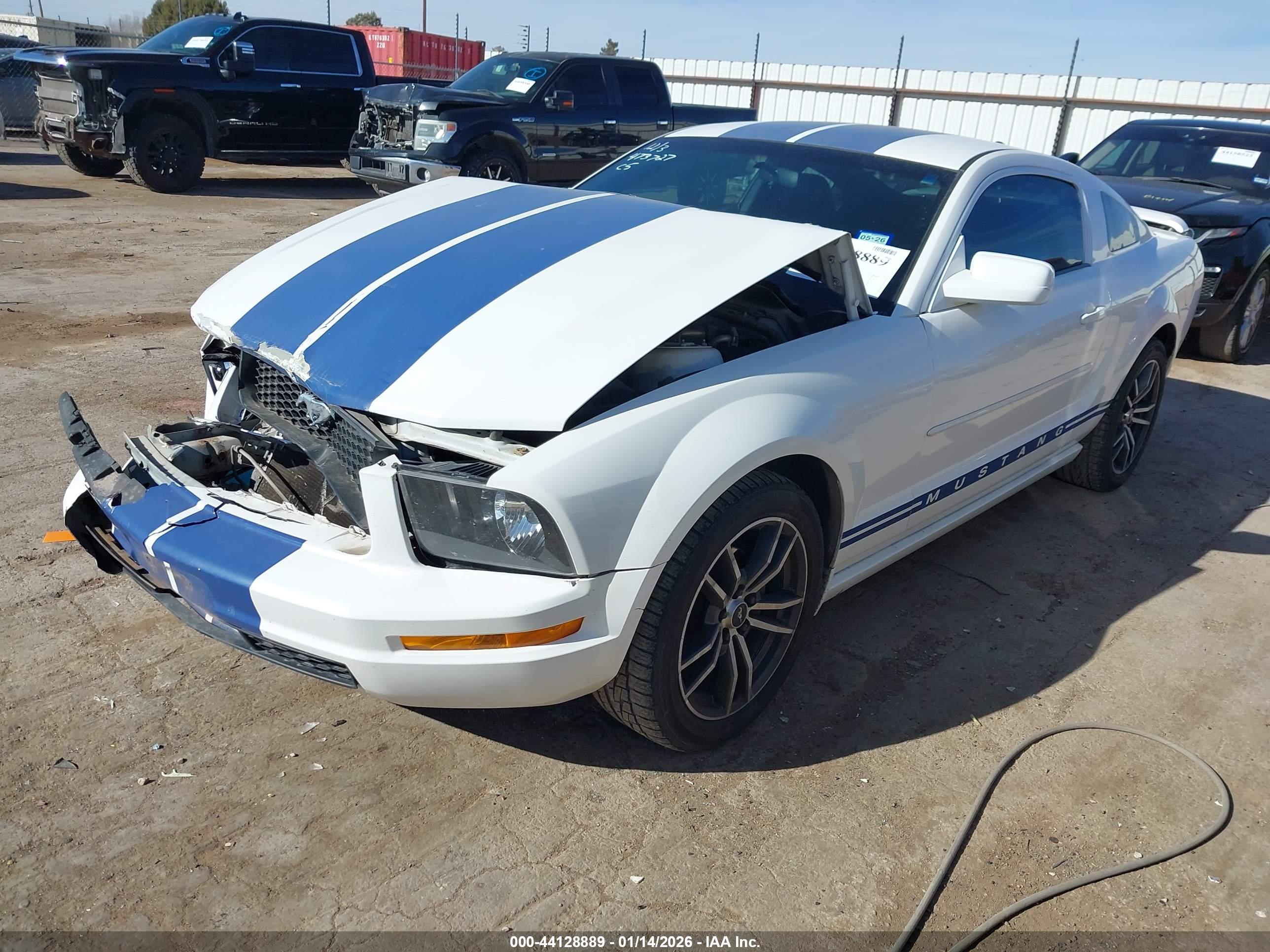 FORD MUSTANG image 2