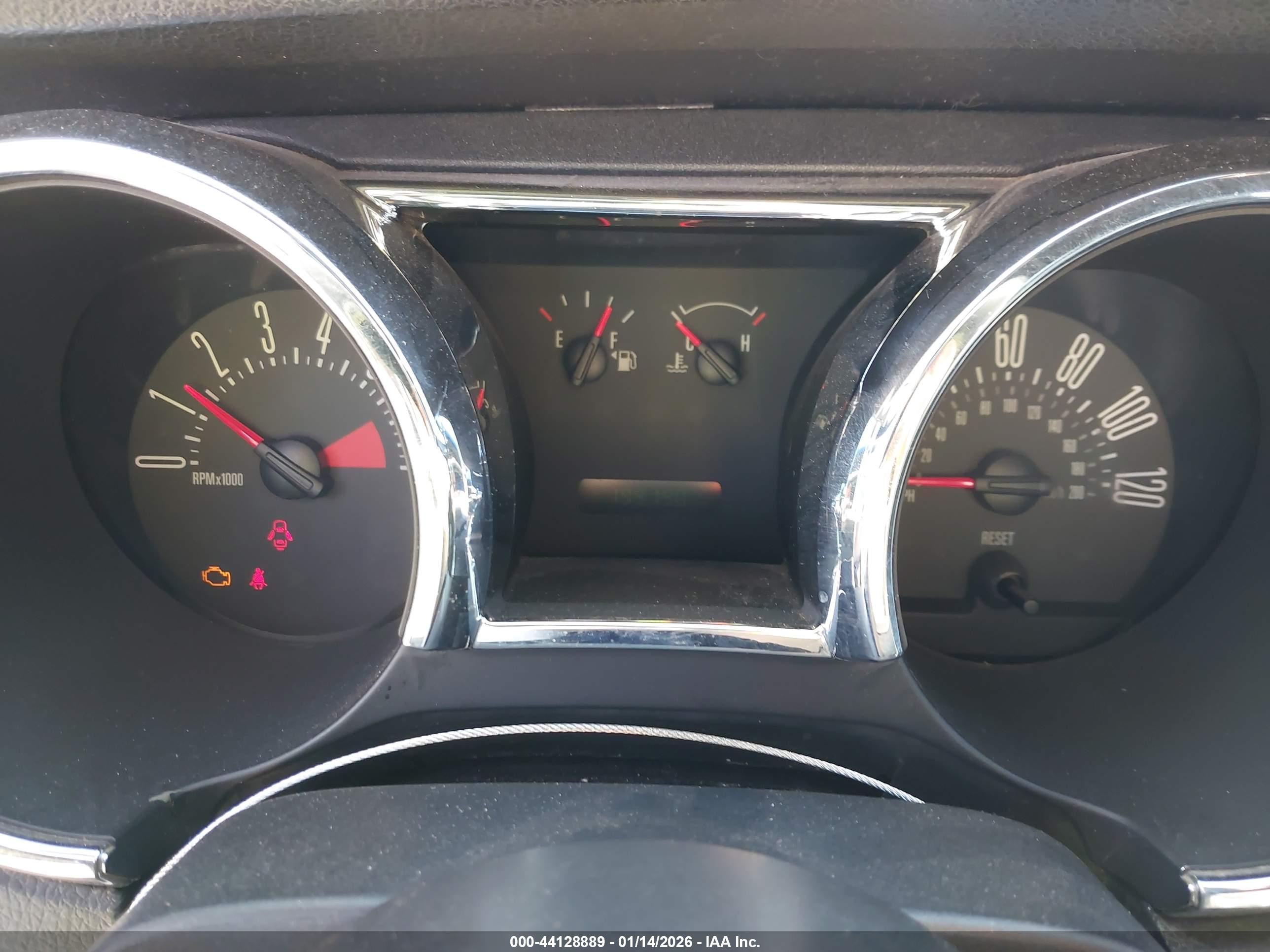FORD MUSTANG image 7