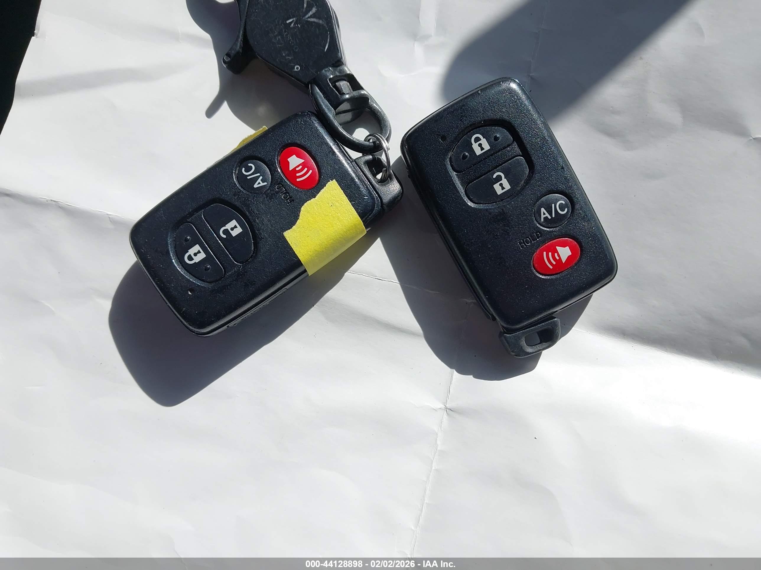 TOYOTA PRIUS image 11