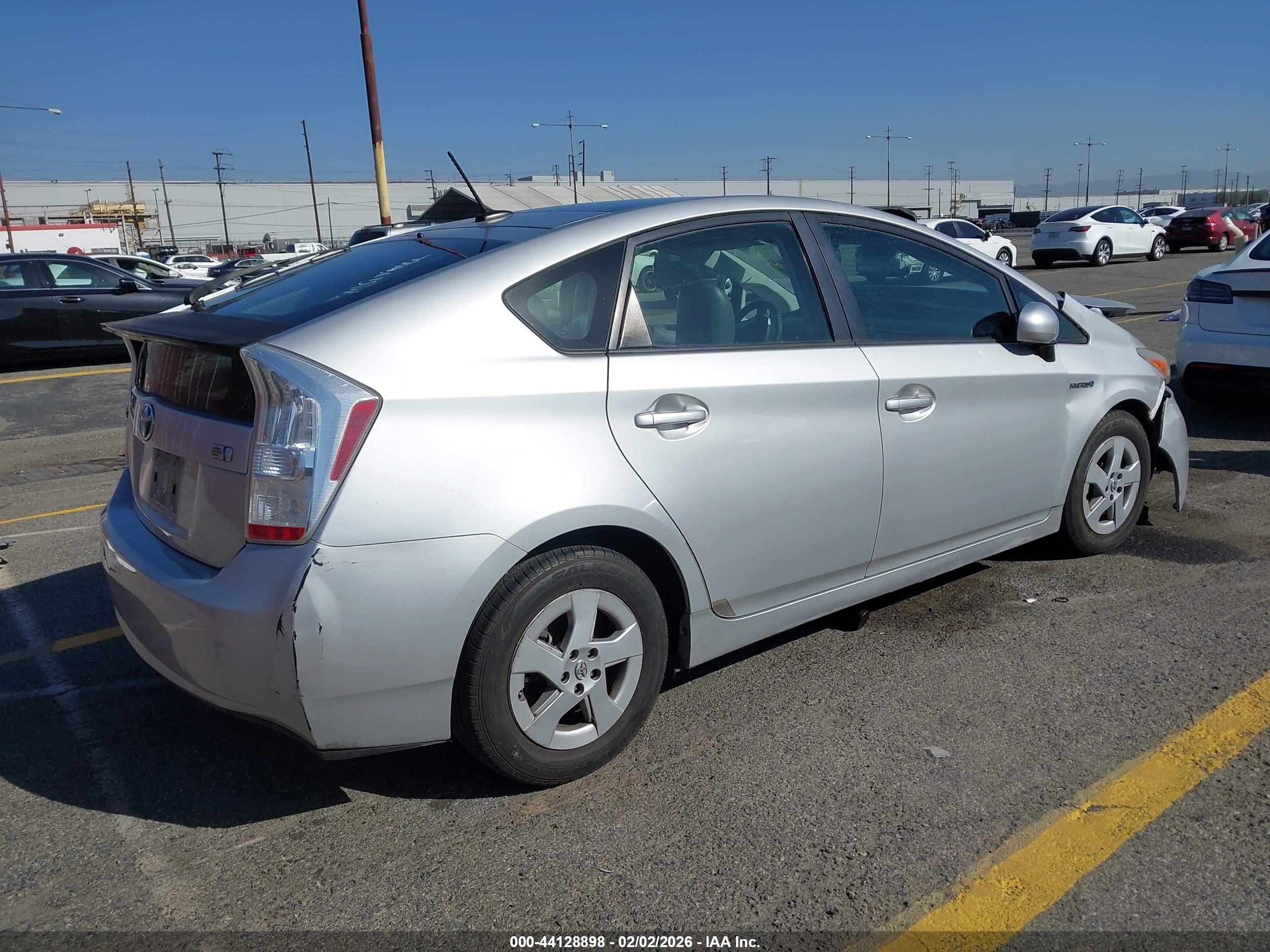 TOYOTA PRIUS image 4