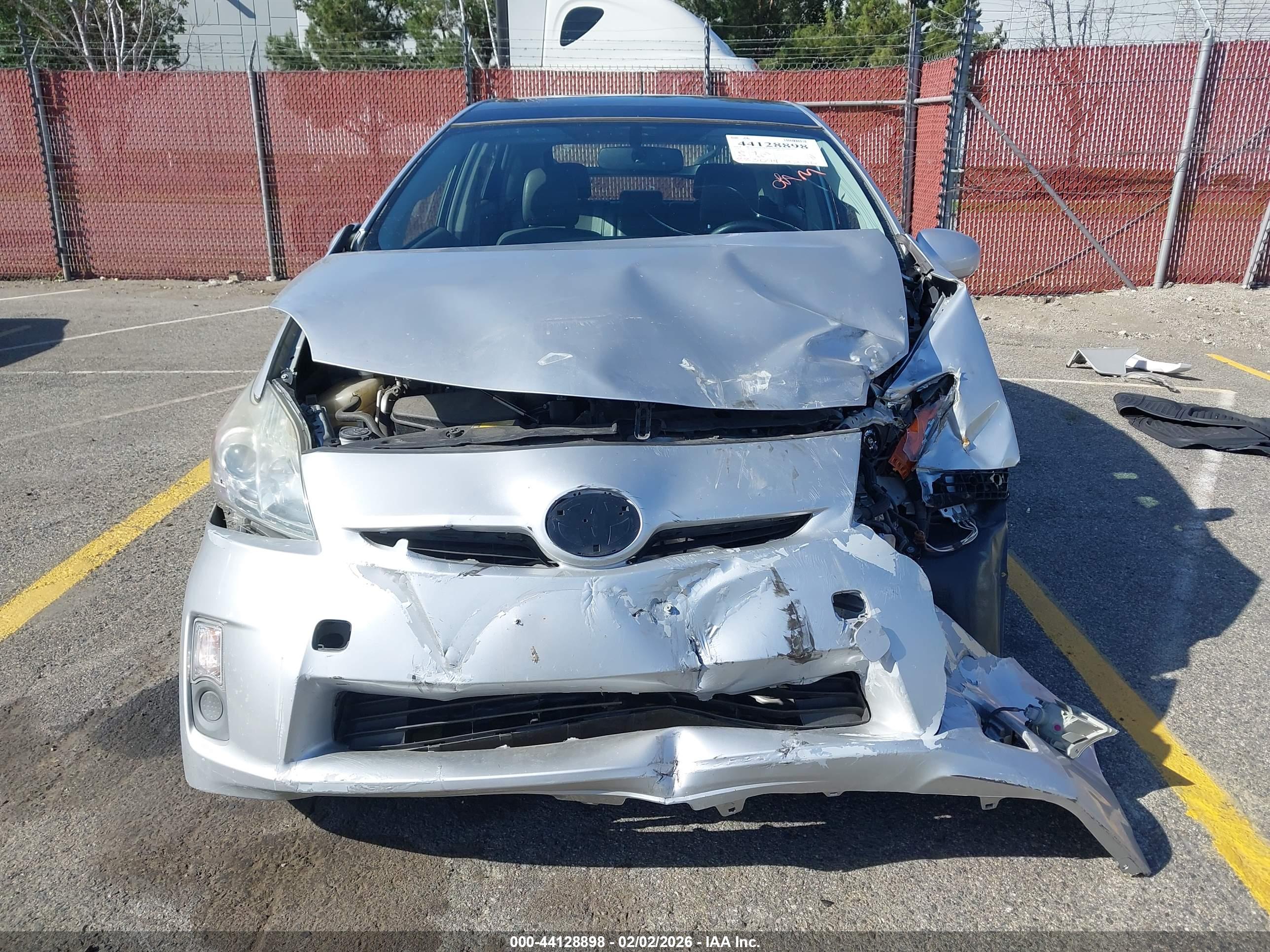 TOYOTA PRIUS image 6