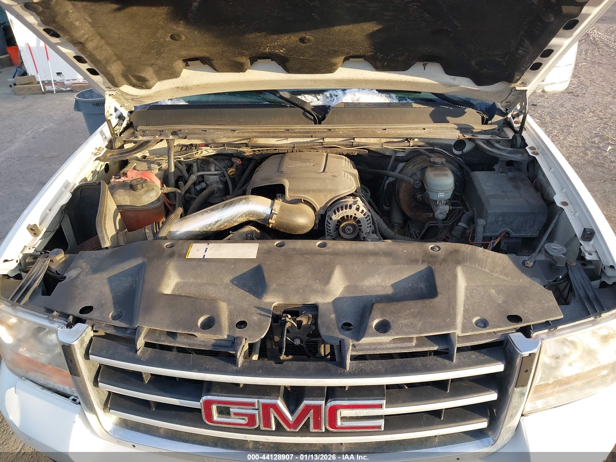 GMC SIERRA image 10