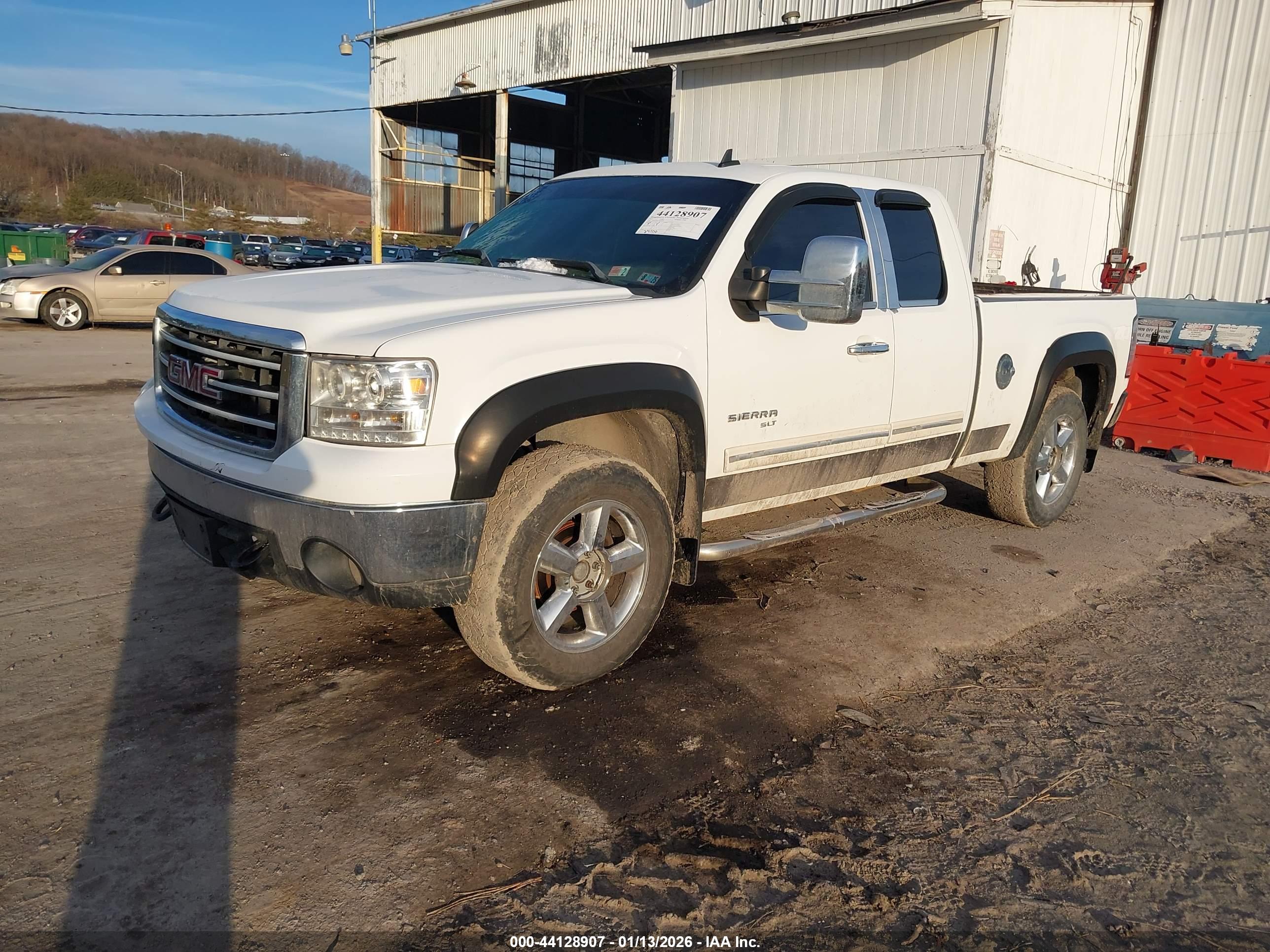 GMC SIERRA image 2
