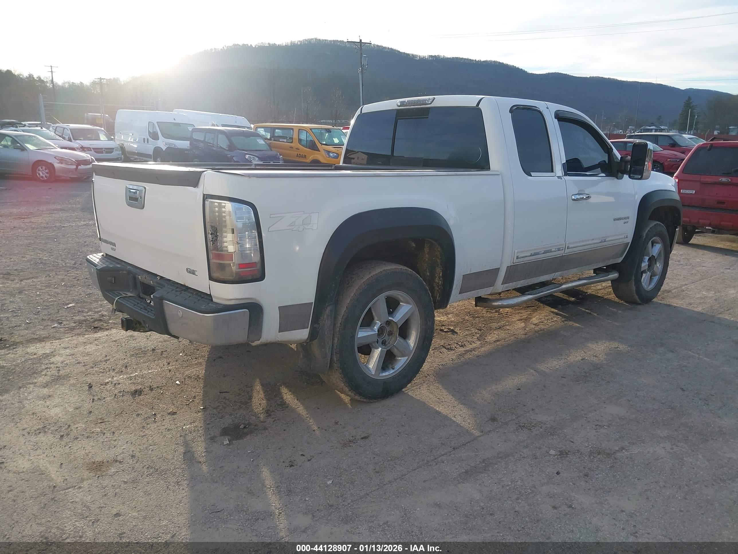GMC SIERRA image 4