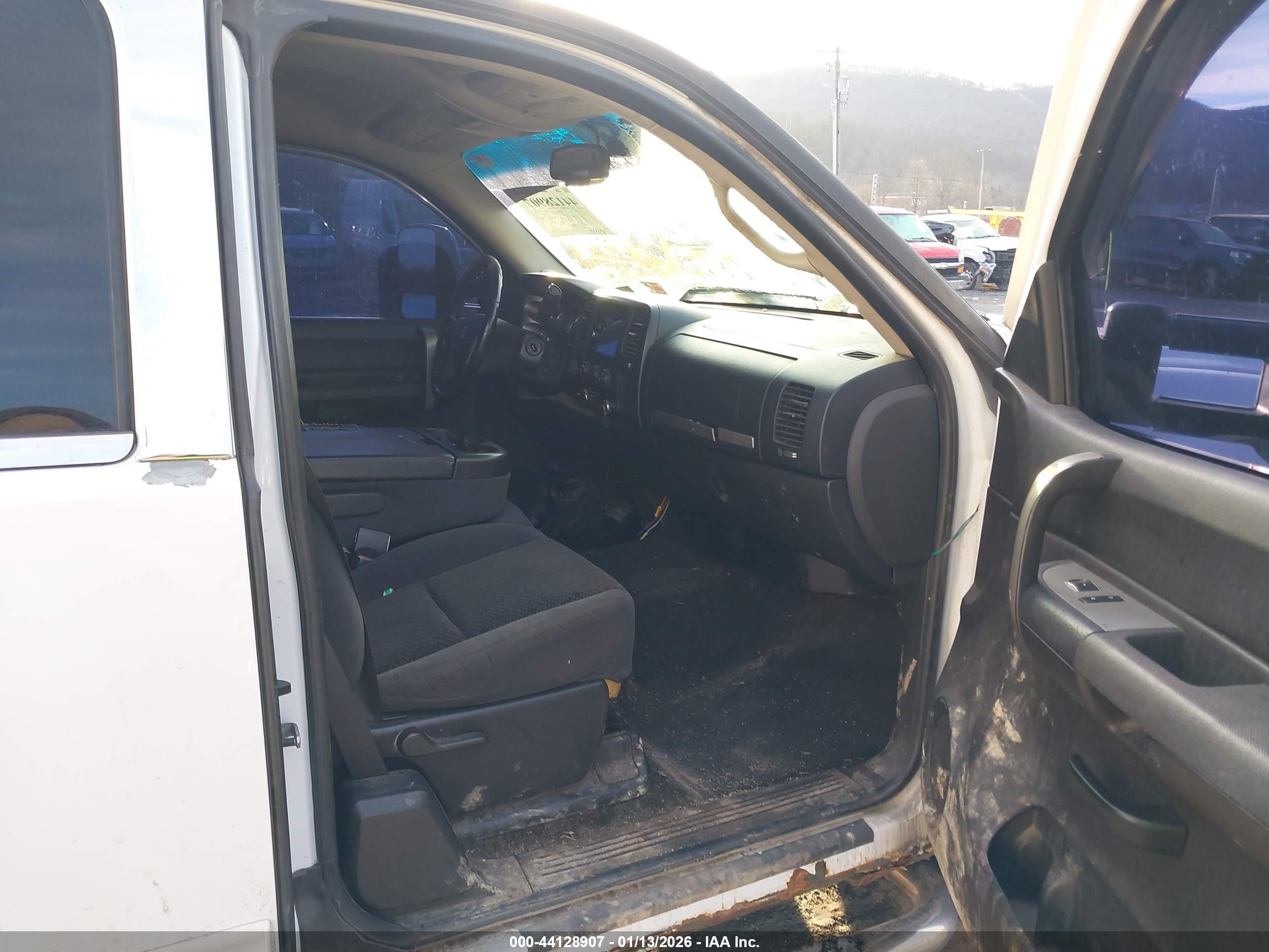 GMC SIERRA image 5