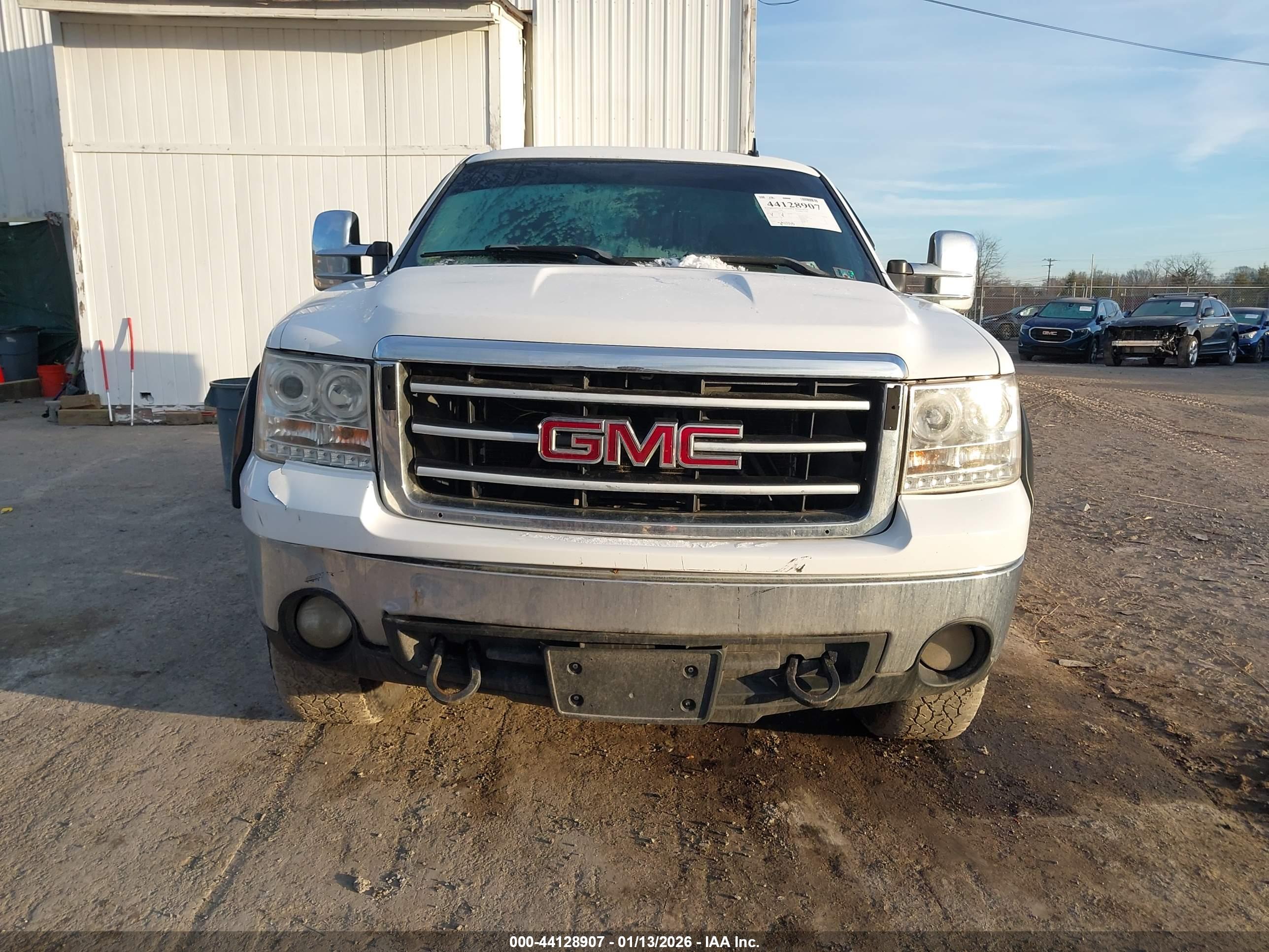 GMC SIERRA image 6