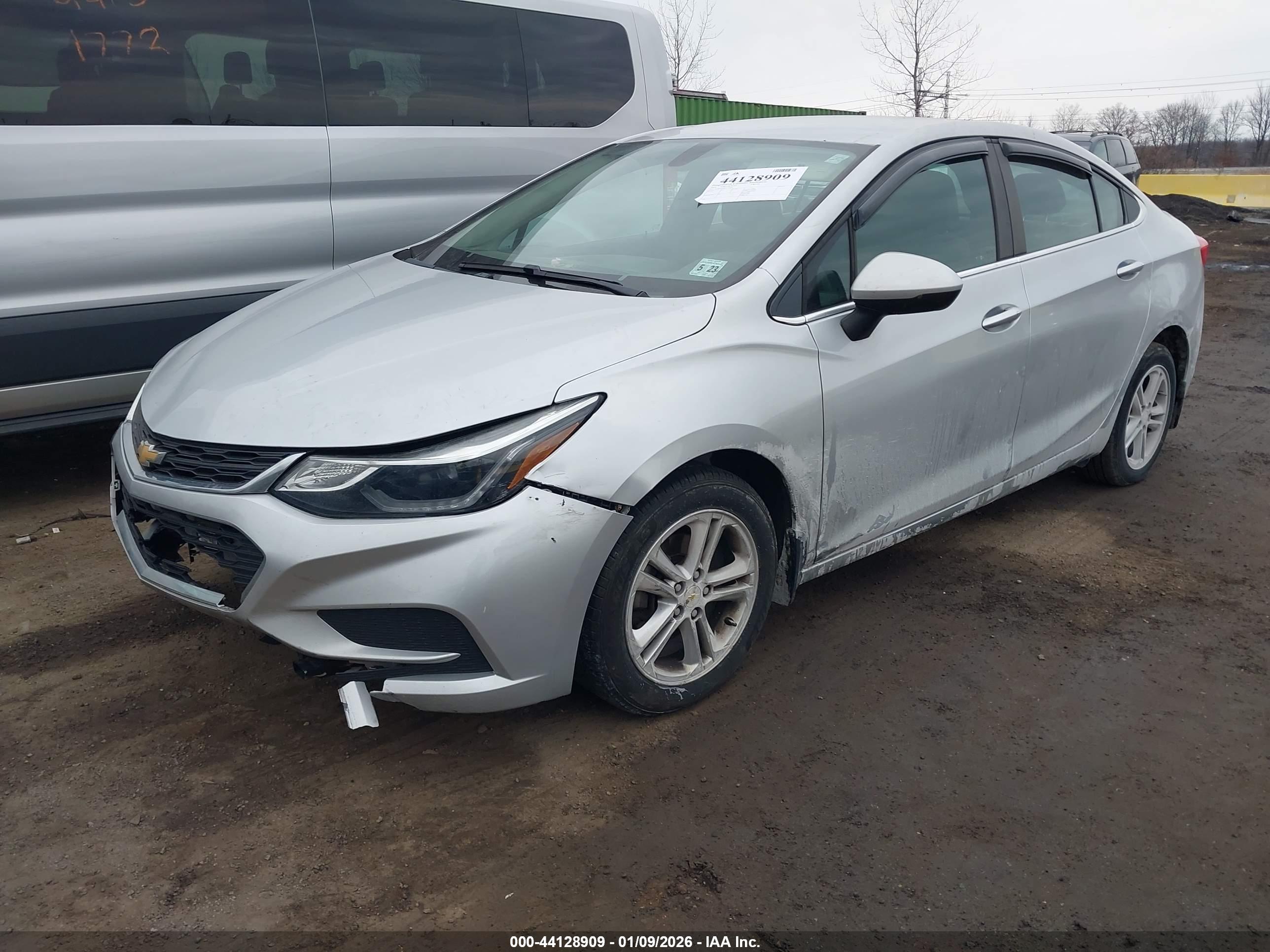 CHEVROLET CRUZE image 2