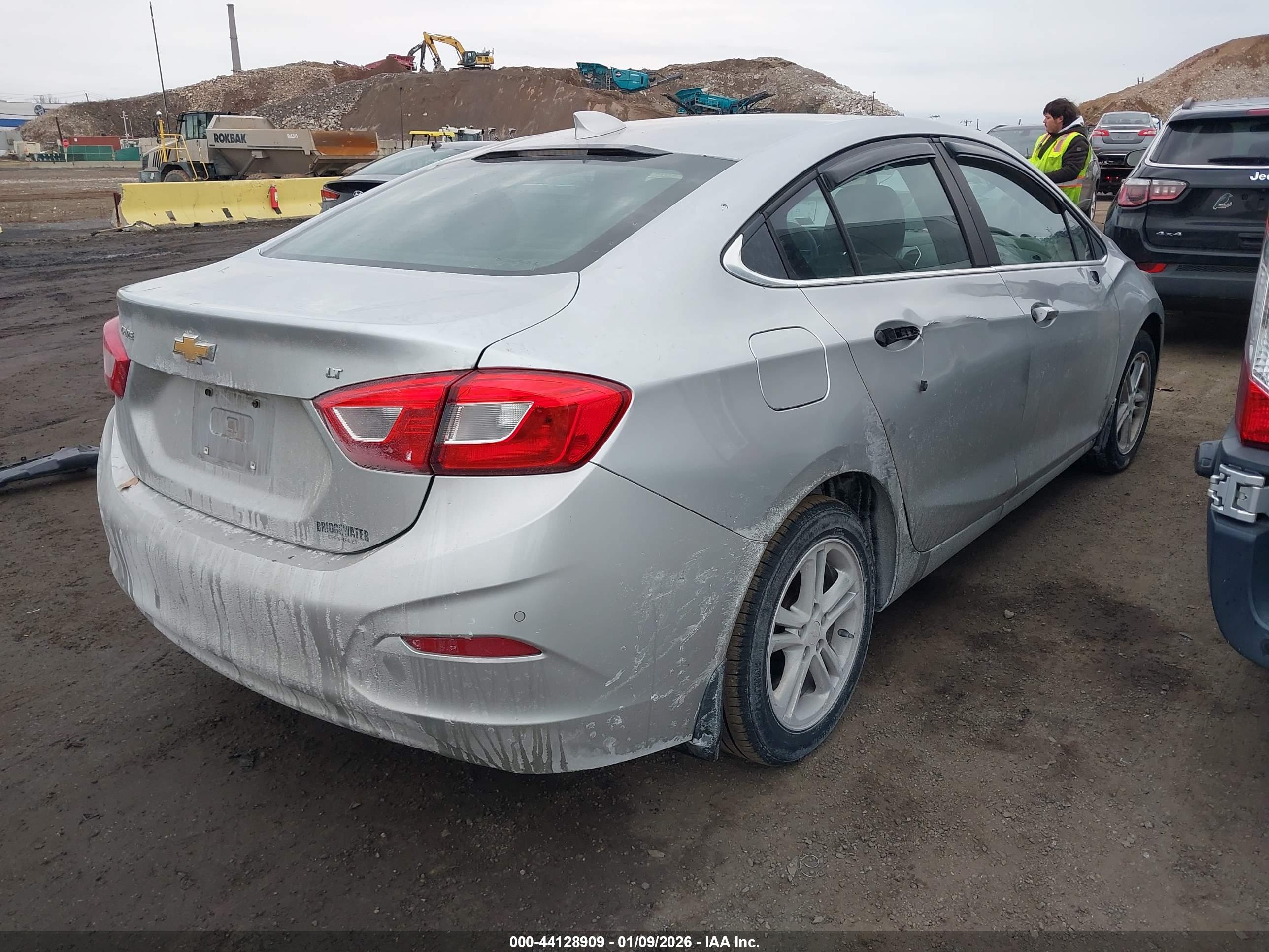 CHEVROLET CRUZE image 4
