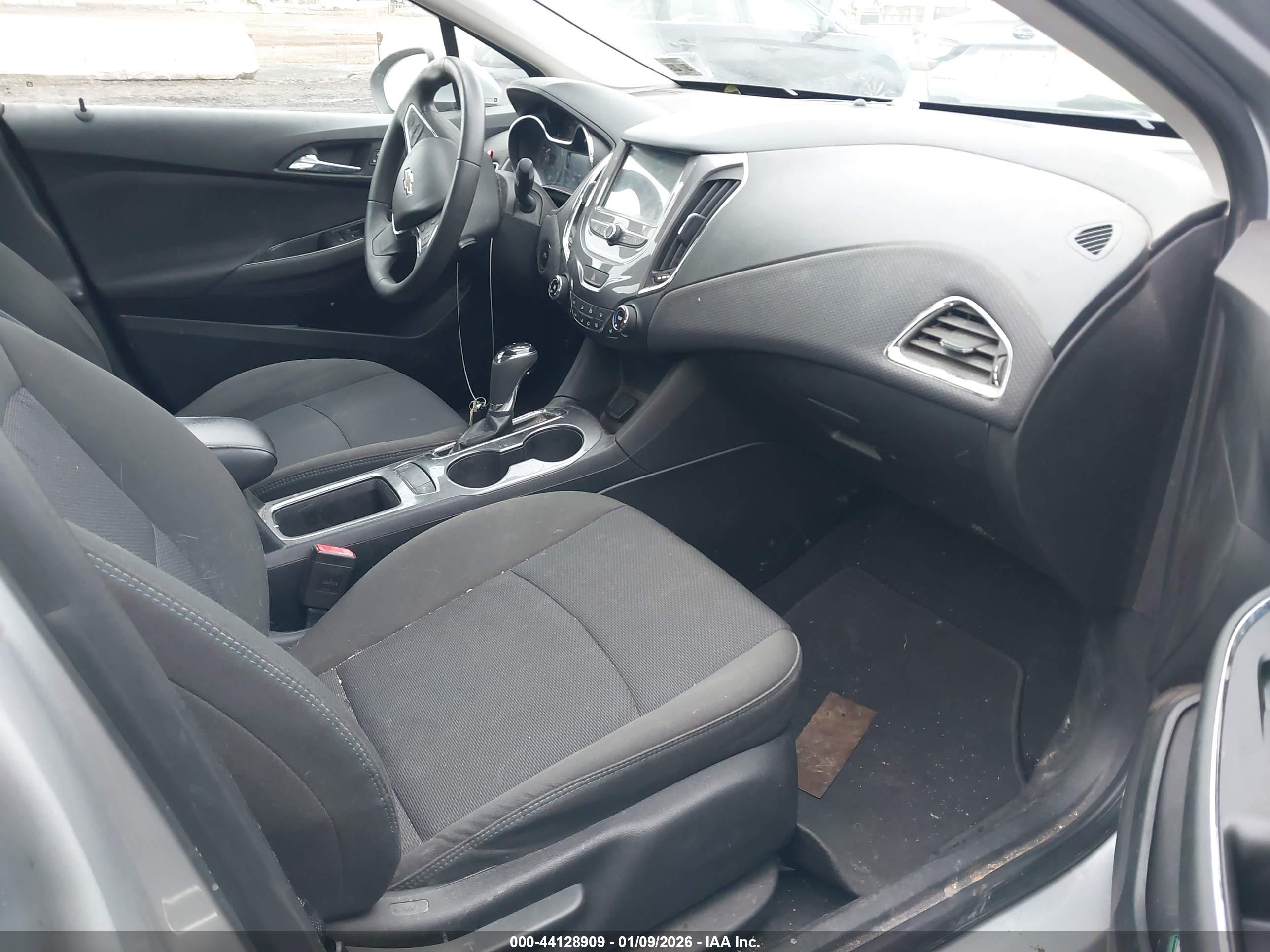 CHEVROLET CRUZE image 5