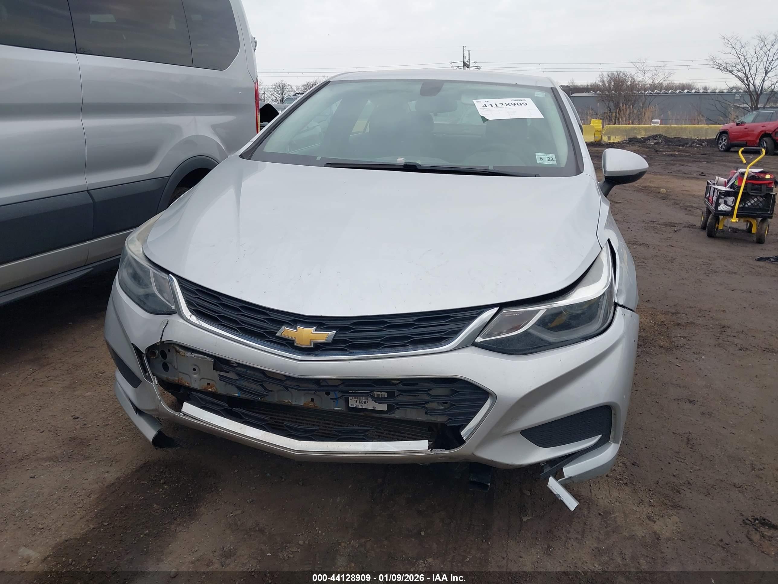 CHEVROLET CRUZE image 6