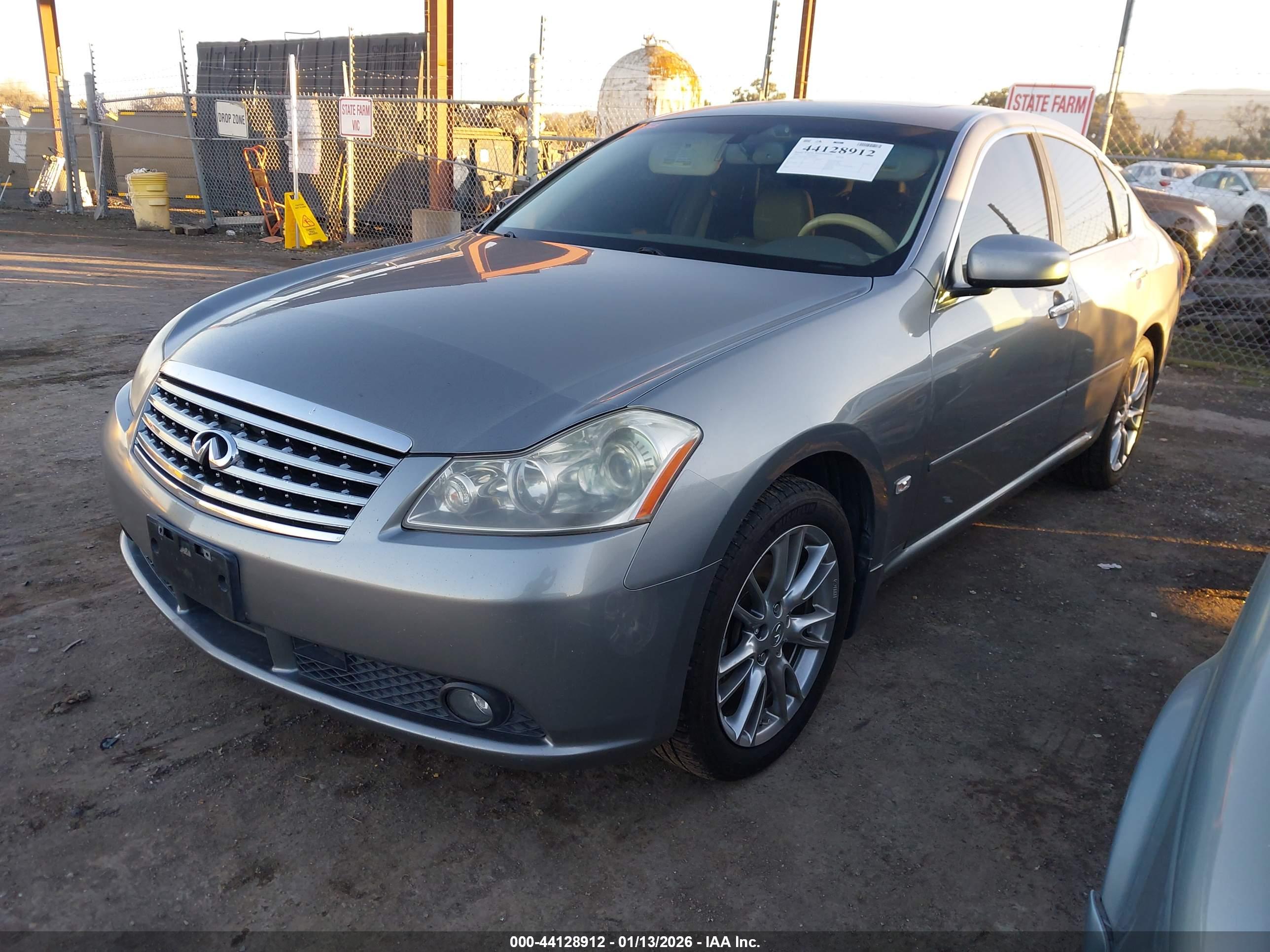 INFINITI M35X image 2