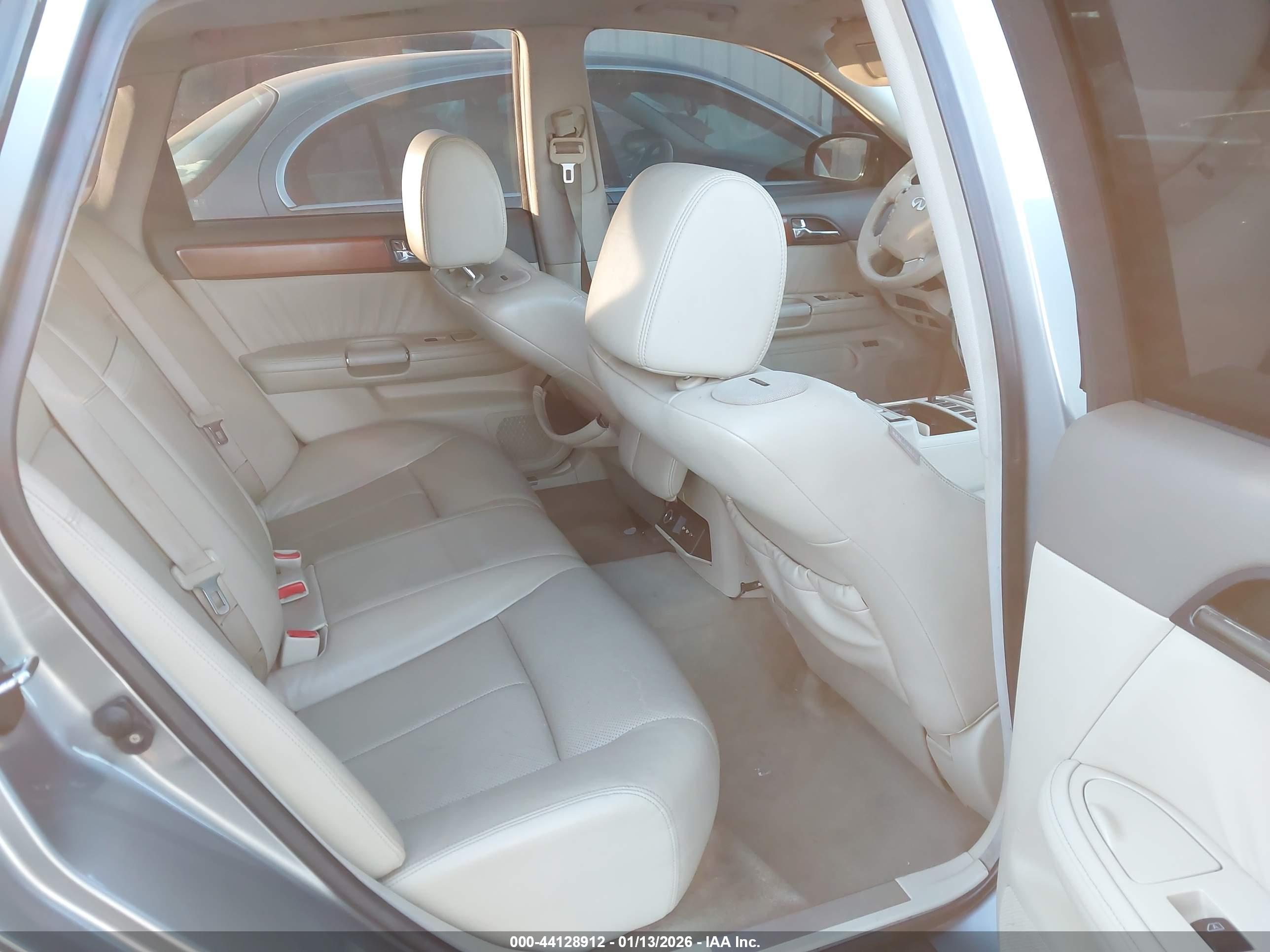 INFINITI M35X image 8