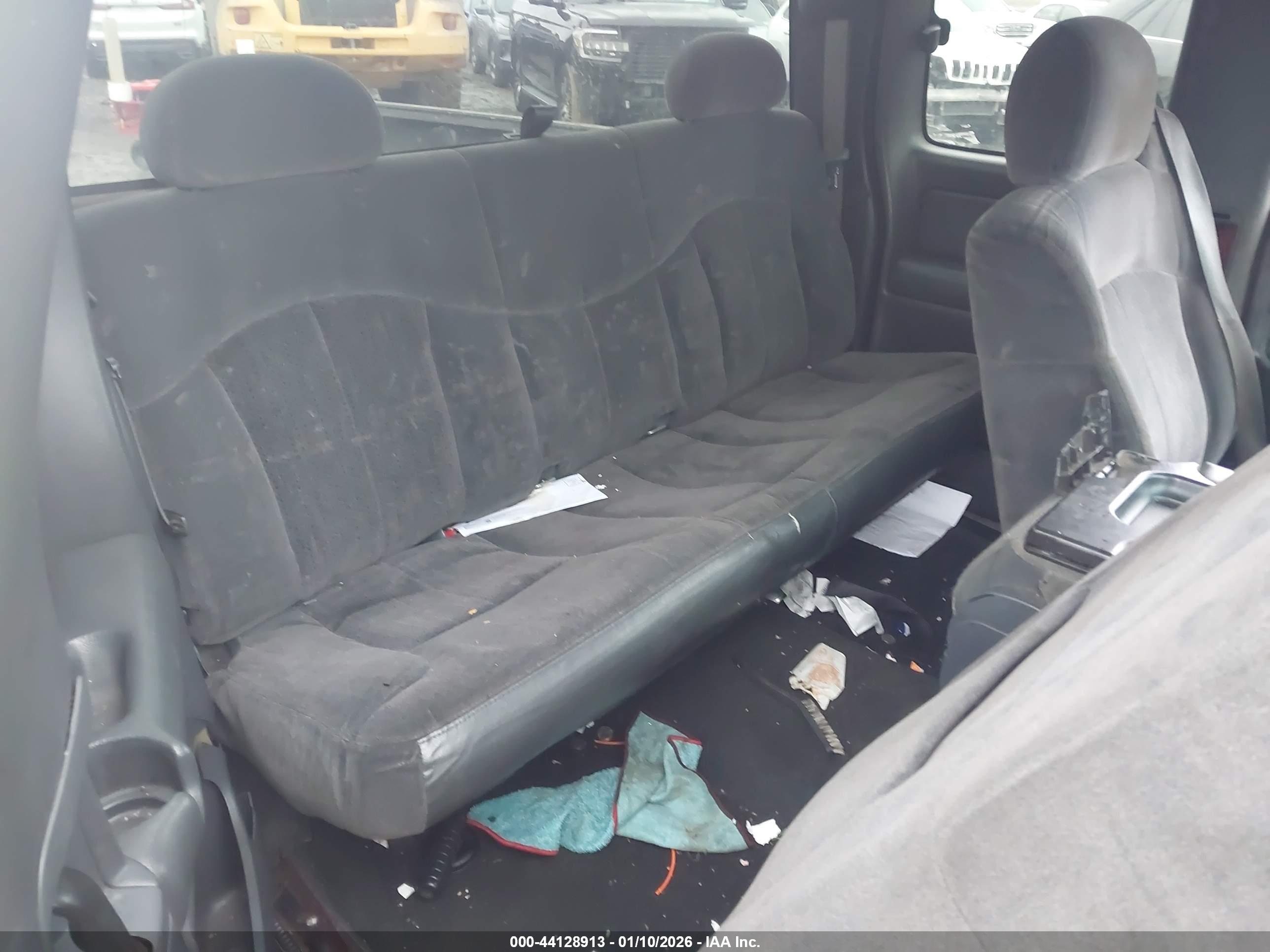 CHEVROLET SILVERADO image 8