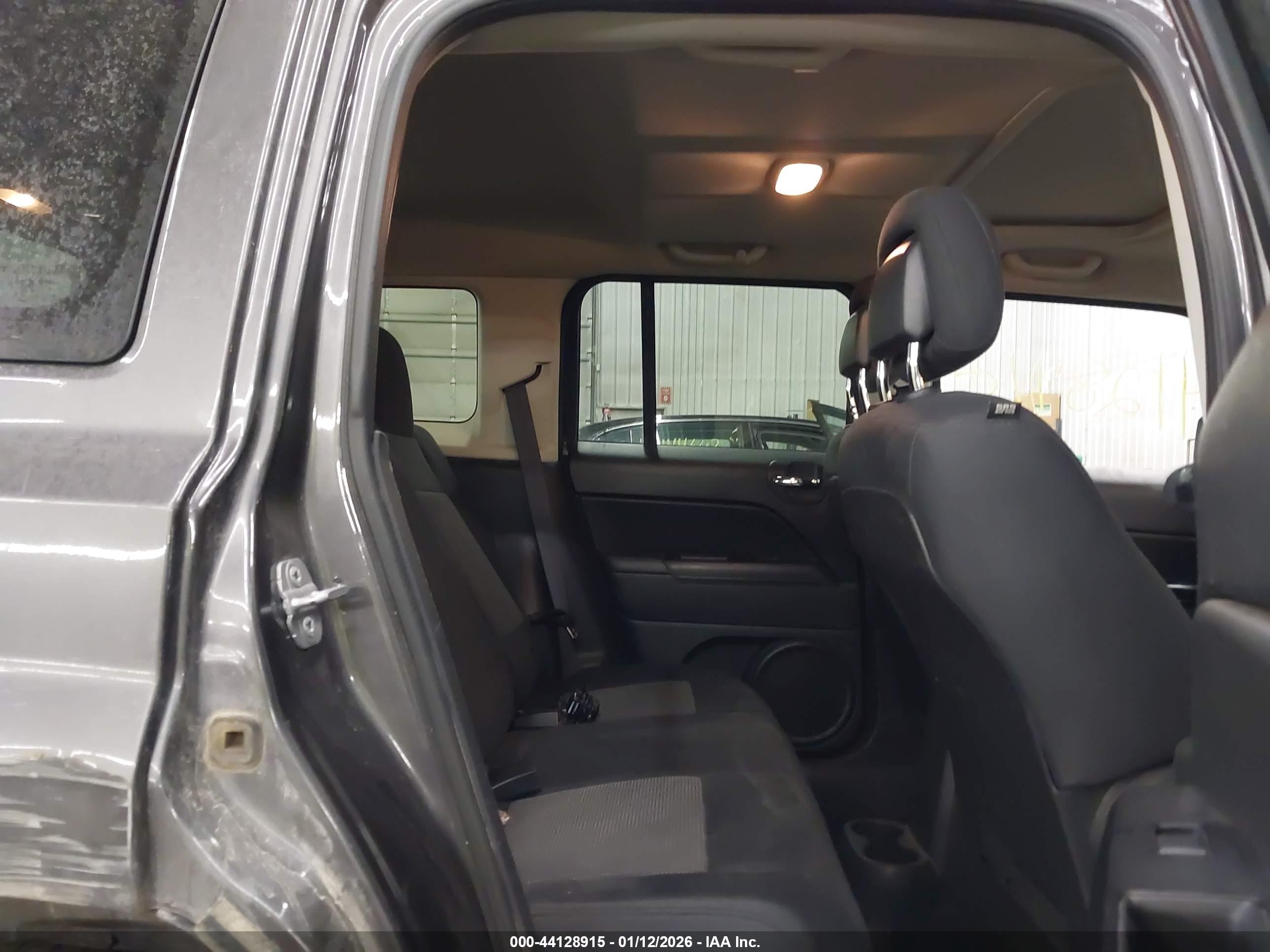 JEEP PATRIOT image 8