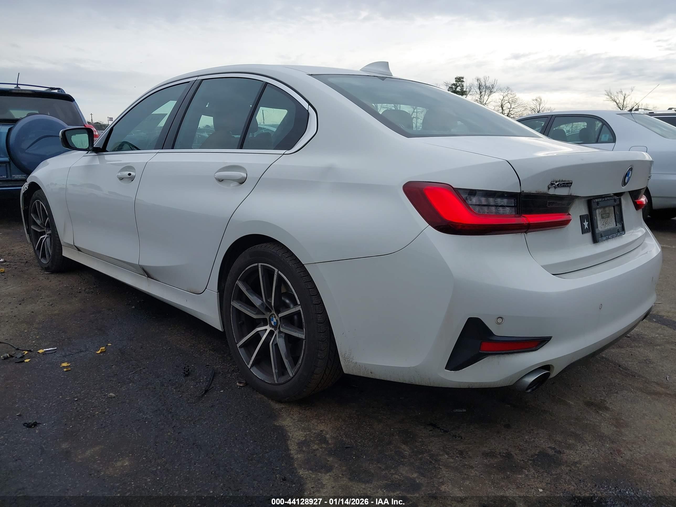 BMW 330I image 3