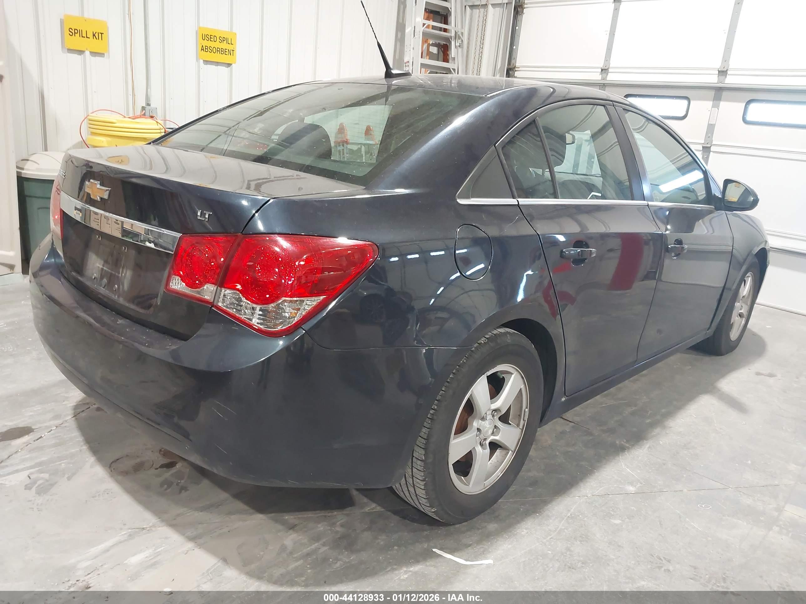 CHEVROLET CRUZE image 4