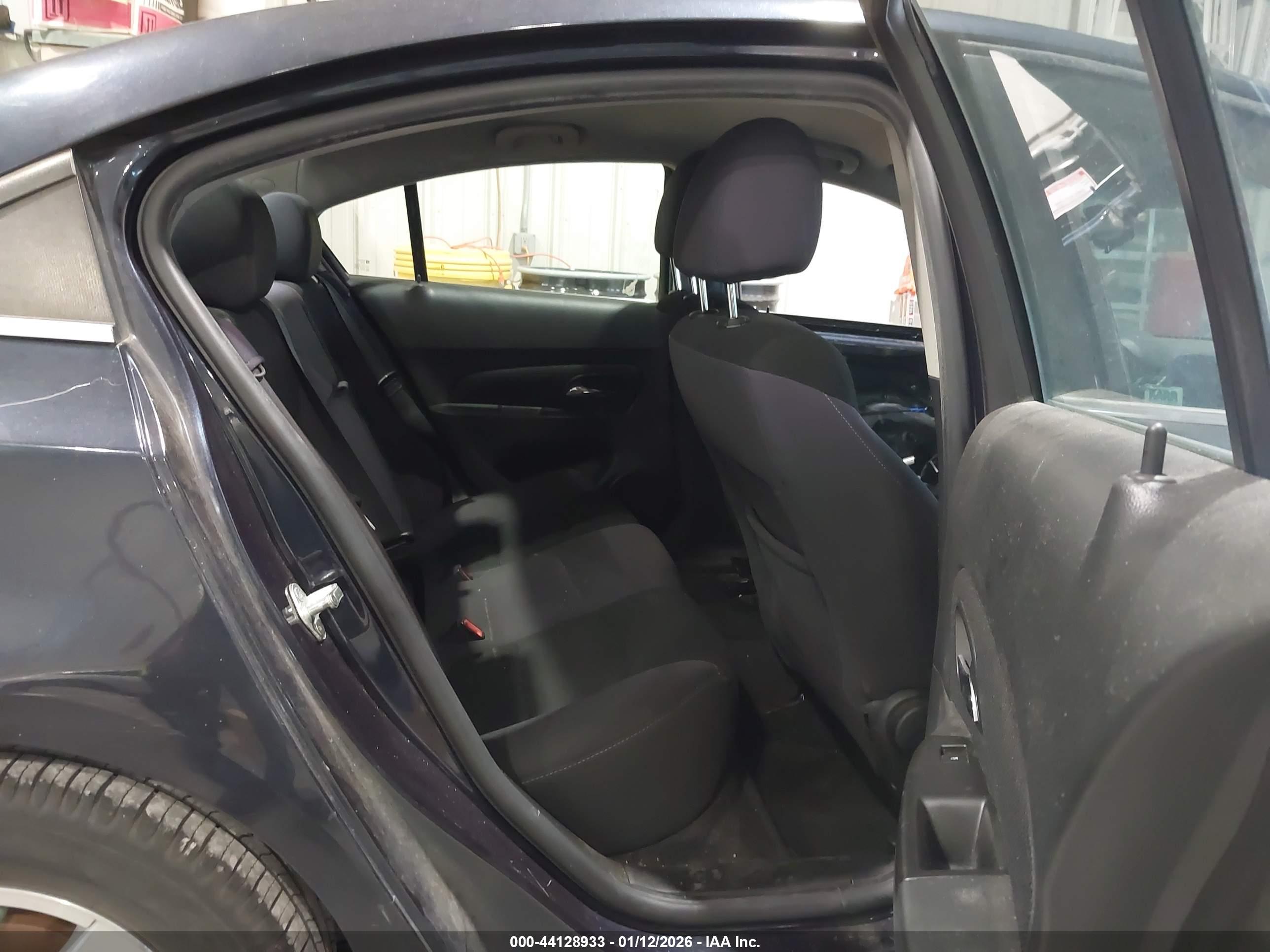 CHEVROLET CRUZE image 8