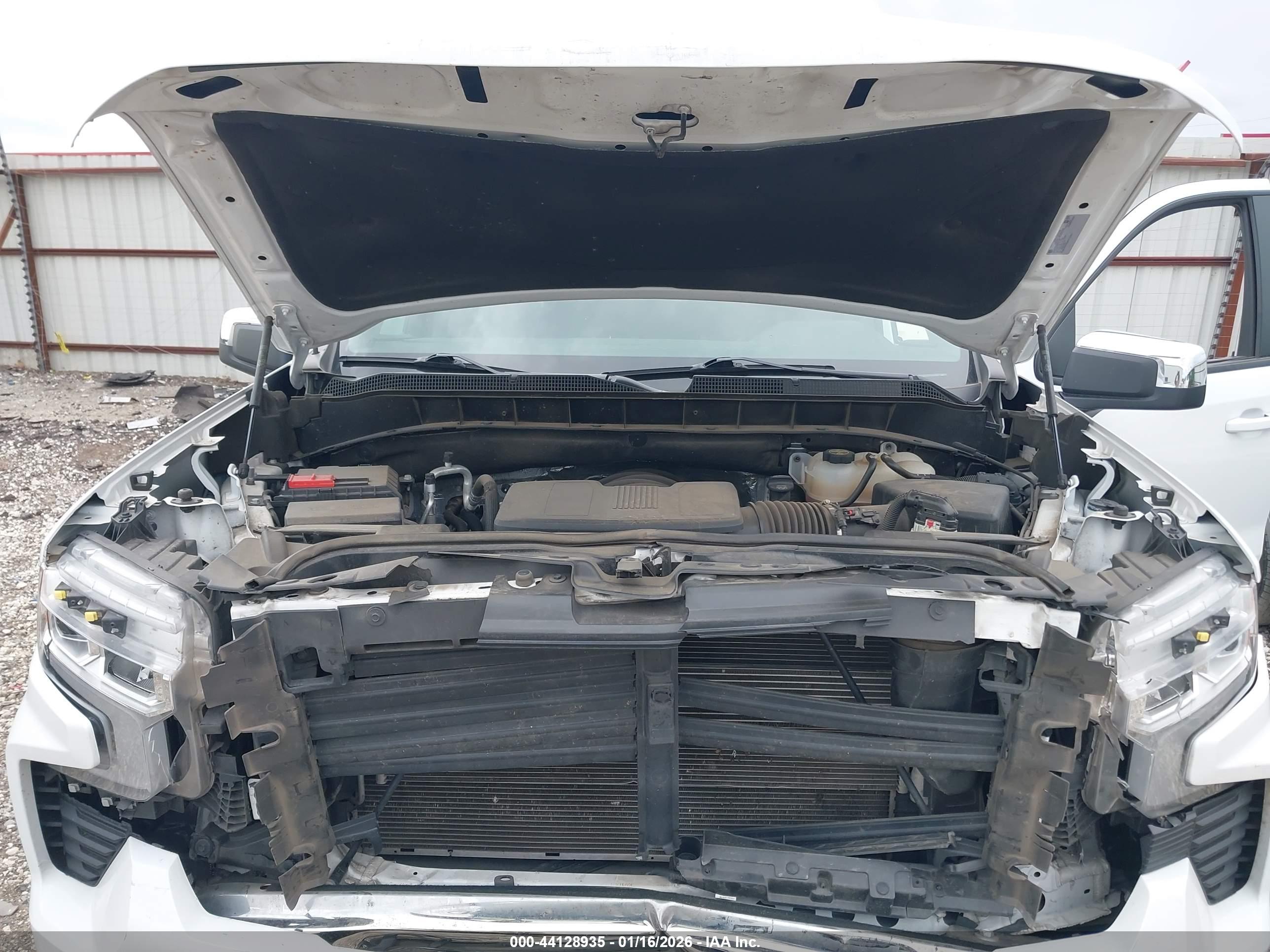 CHEVROLET SILVERADO image 10