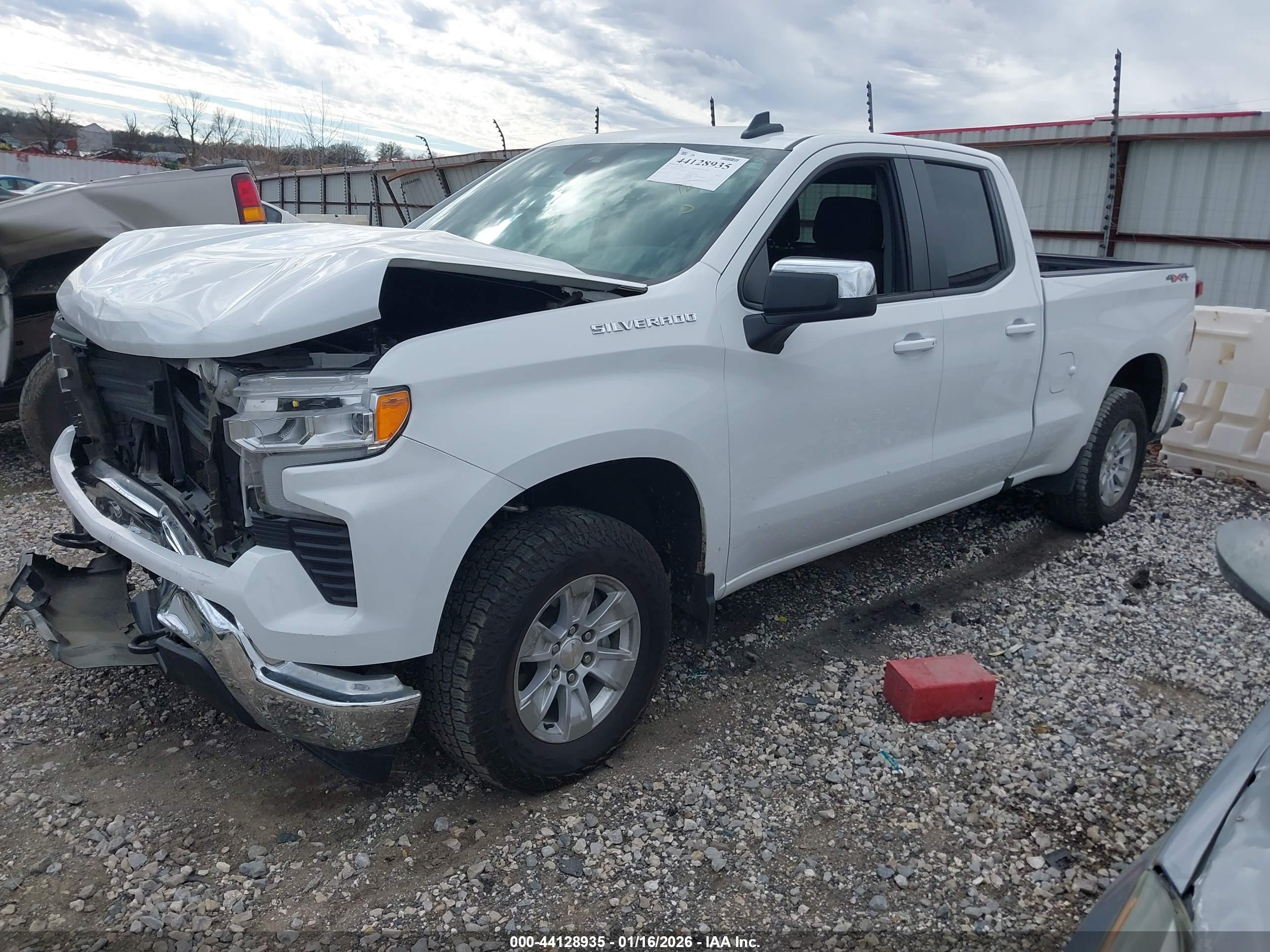 CHEVROLET SILVERADO image 2