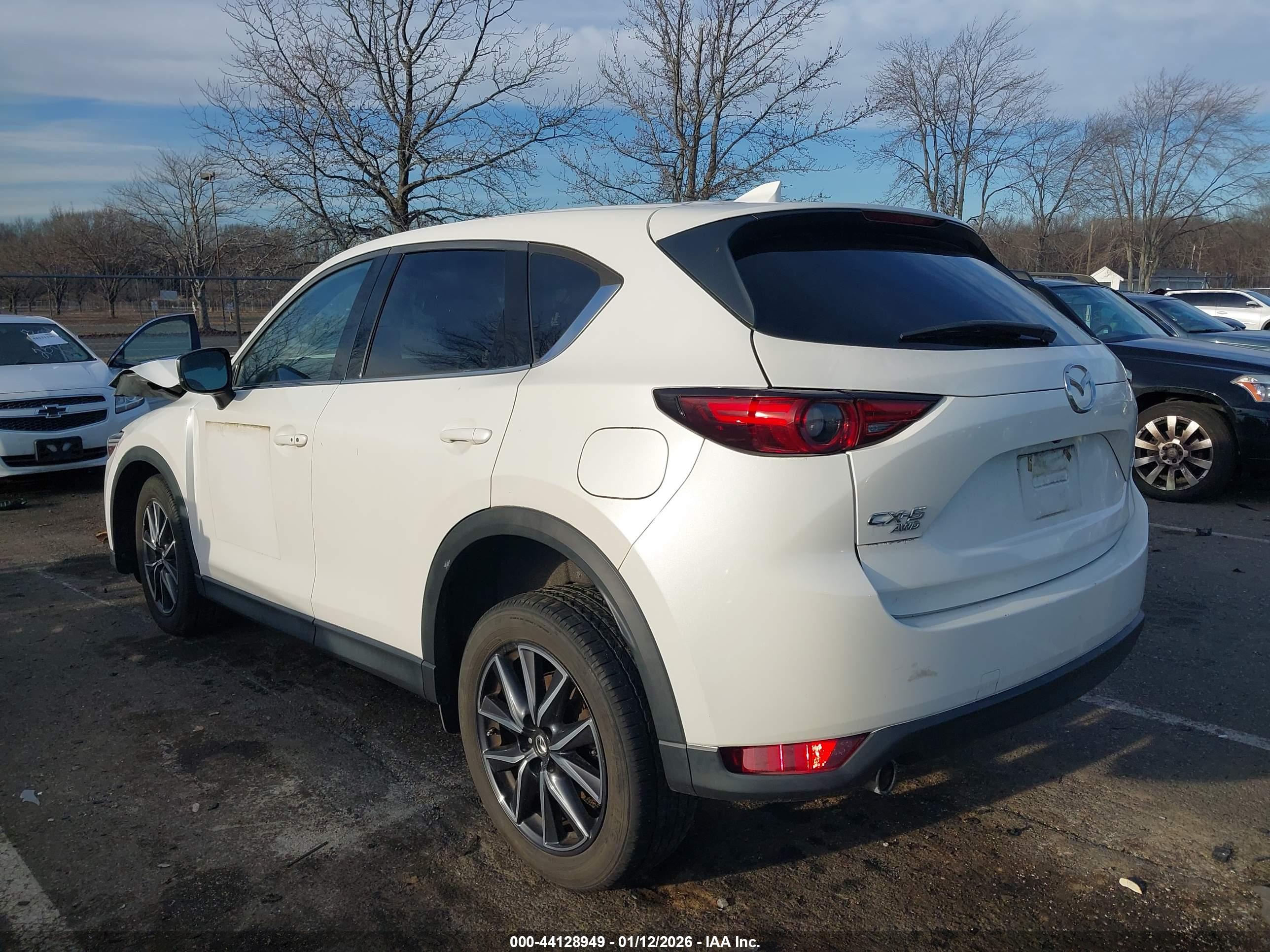MAZDA CX-5 image 3