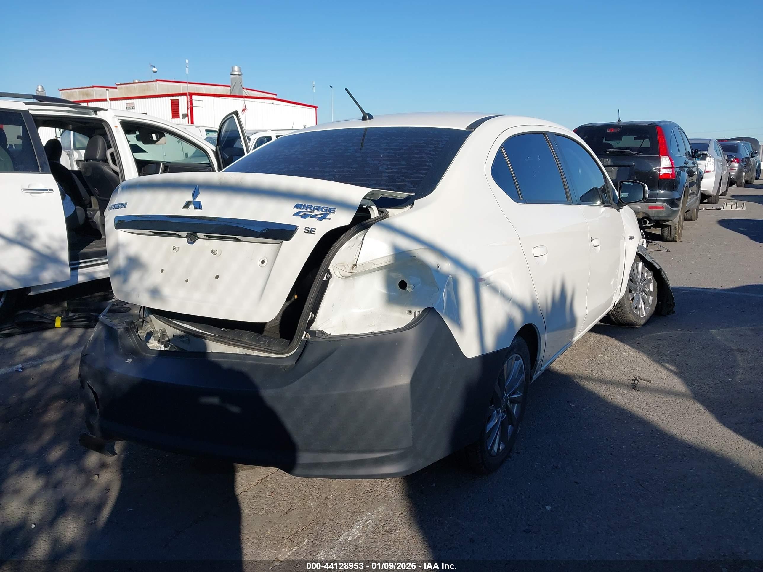 MITSUBISHI MIRAGE image 4
