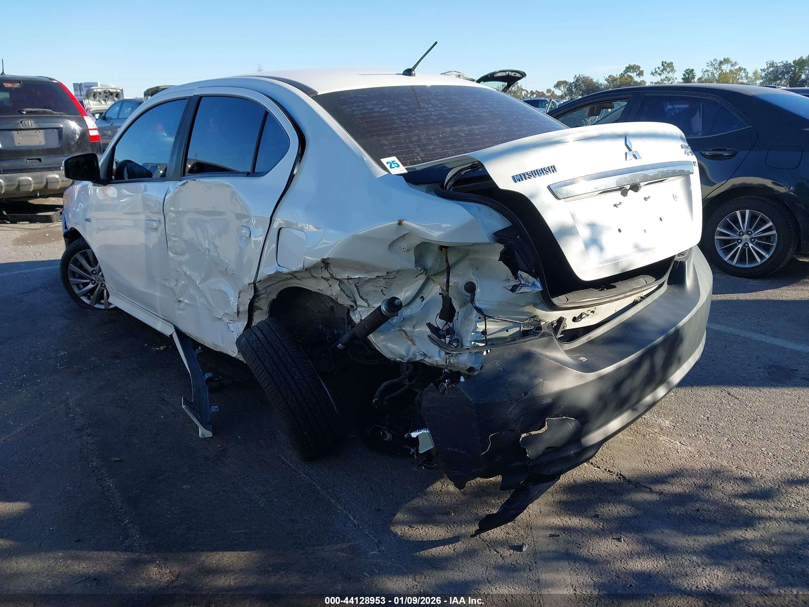MITSUBISHI MIRAGE image 6