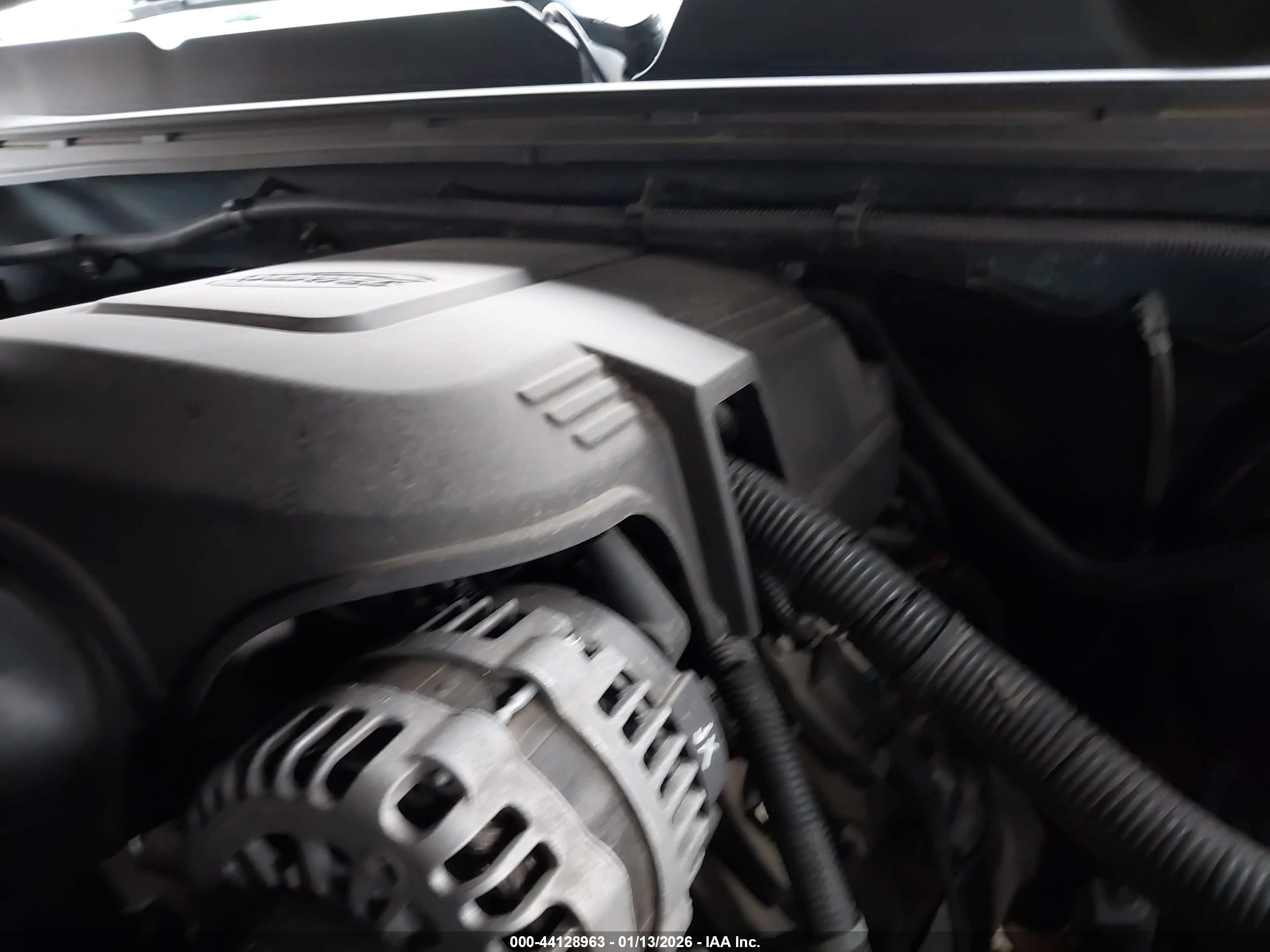CHEVROLET SILVERADO image 10