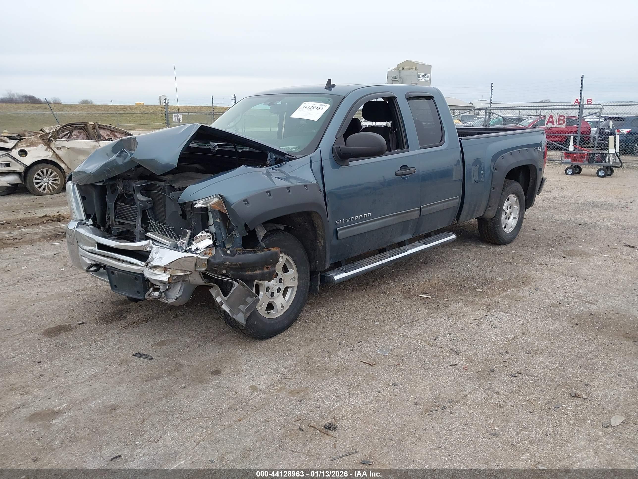 CHEVROLET SILVERADO image 2