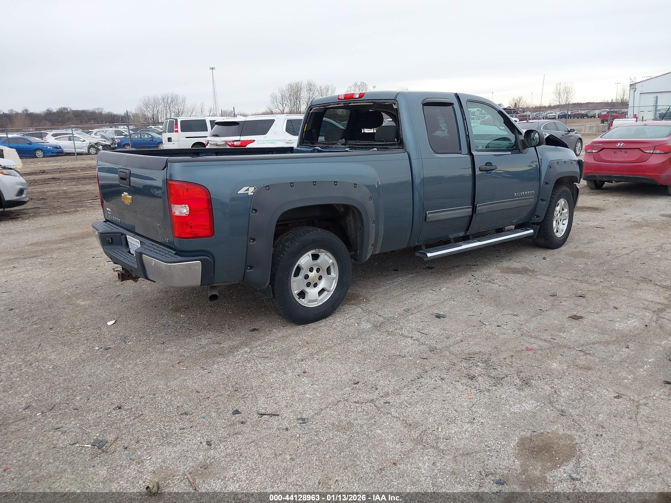 CHEVROLET SILVERADO image 4