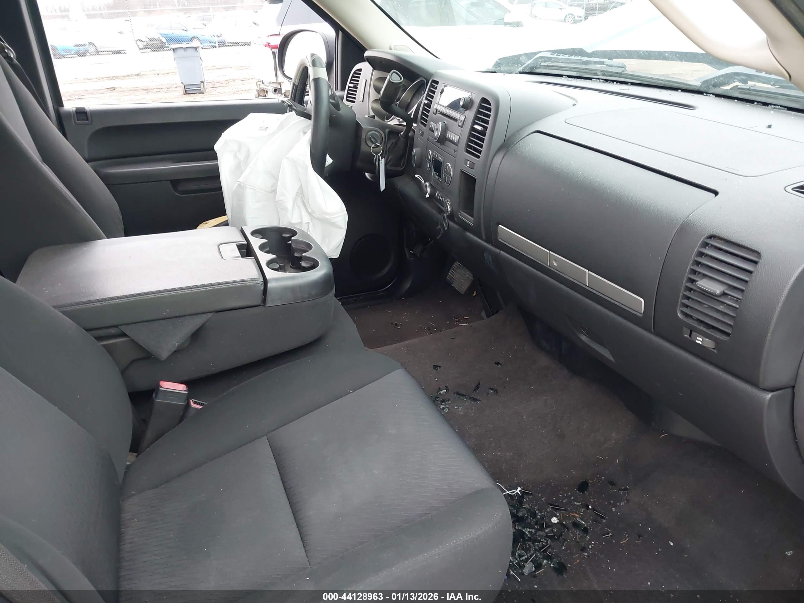 CHEVROLET SILVERADO image 5