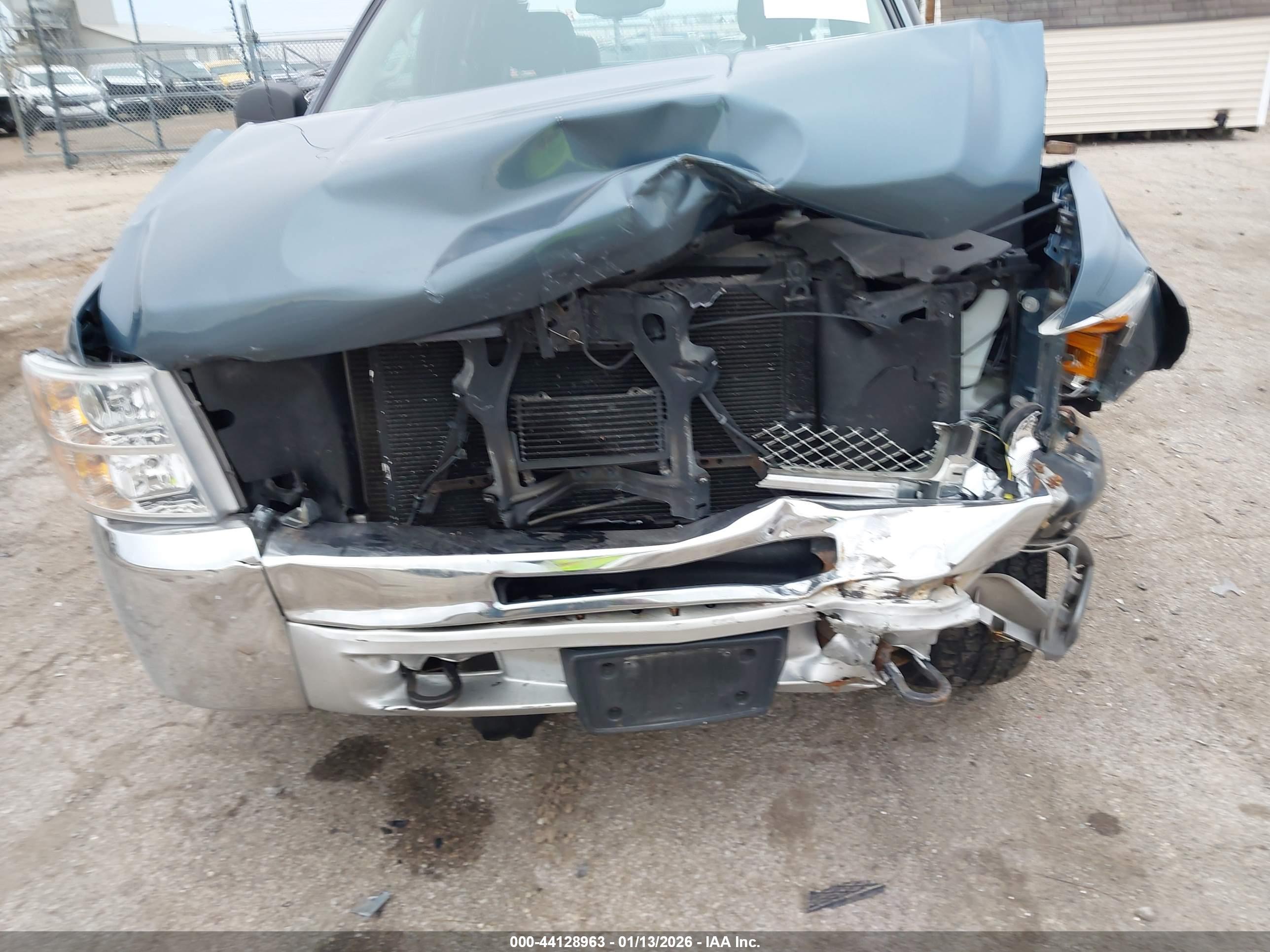CHEVROLET SILVERADO image 6