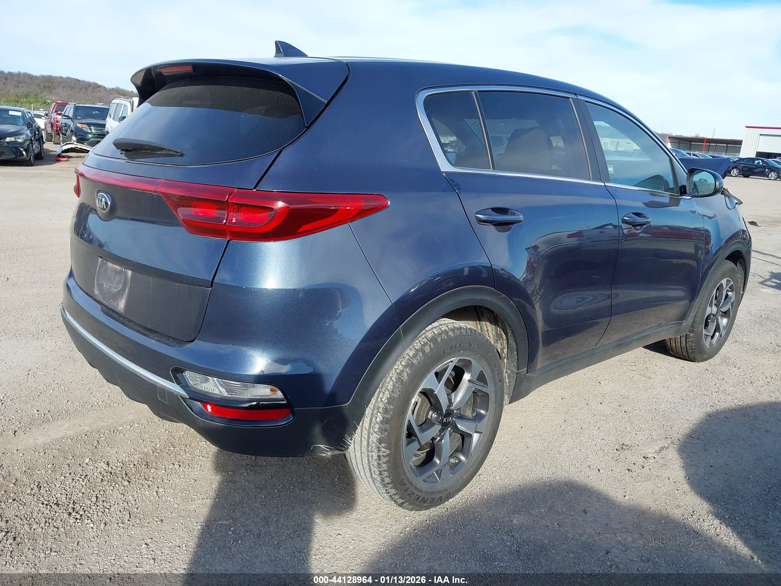 KIA SPORTAGE image 4