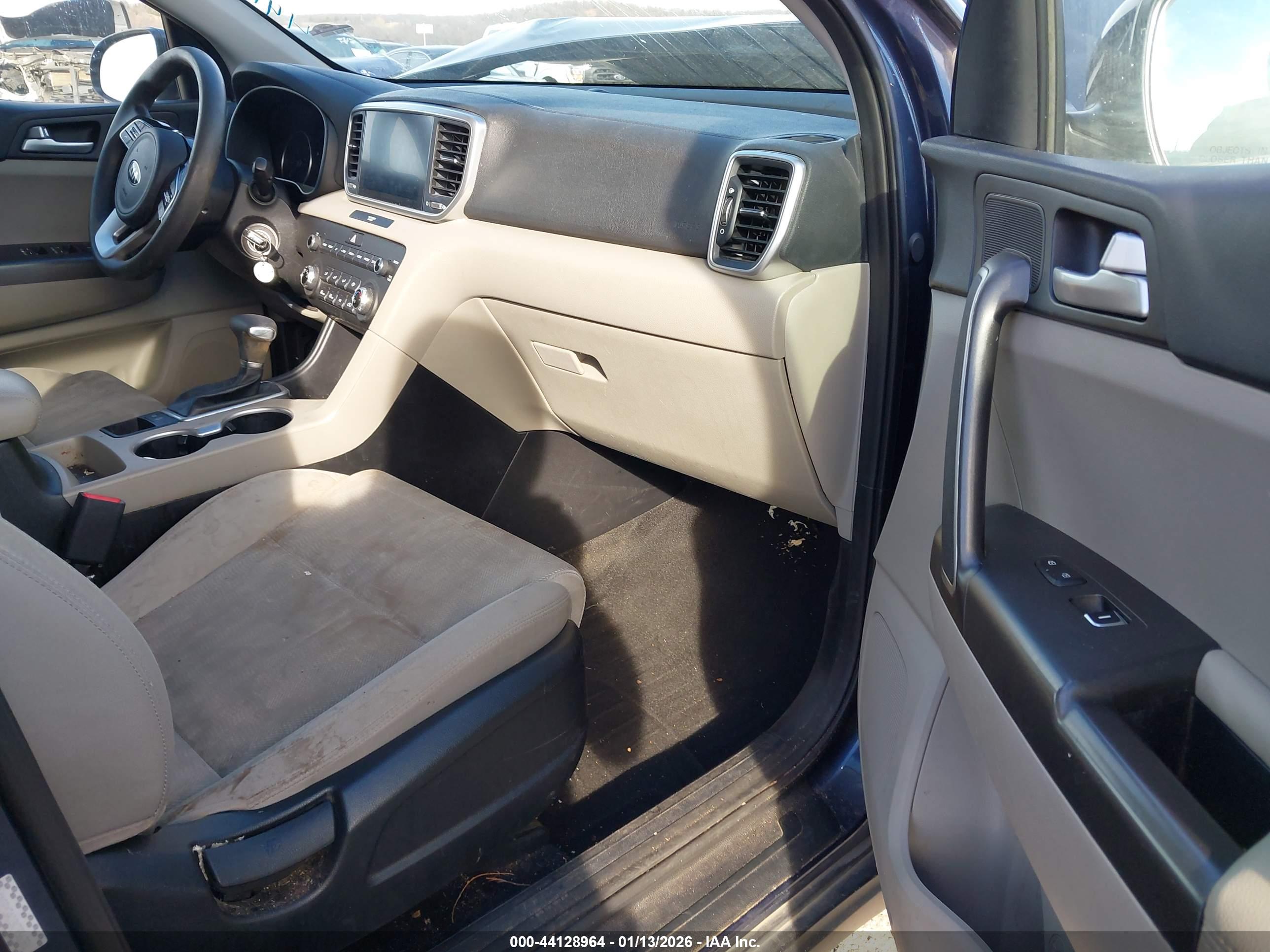 KIA SPORTAGE image 5