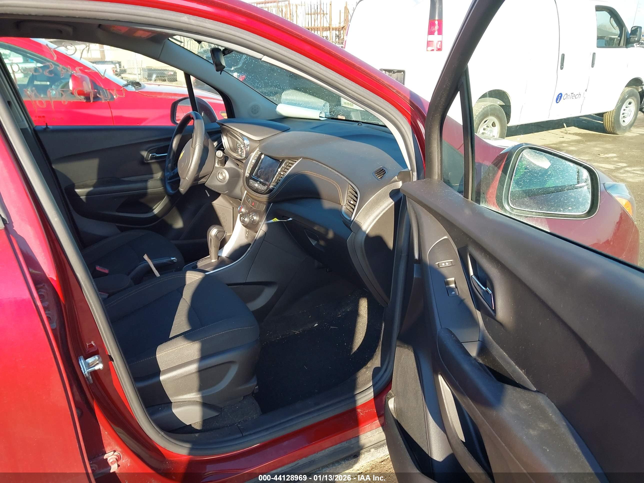 CHEVROLET TRAX image 5